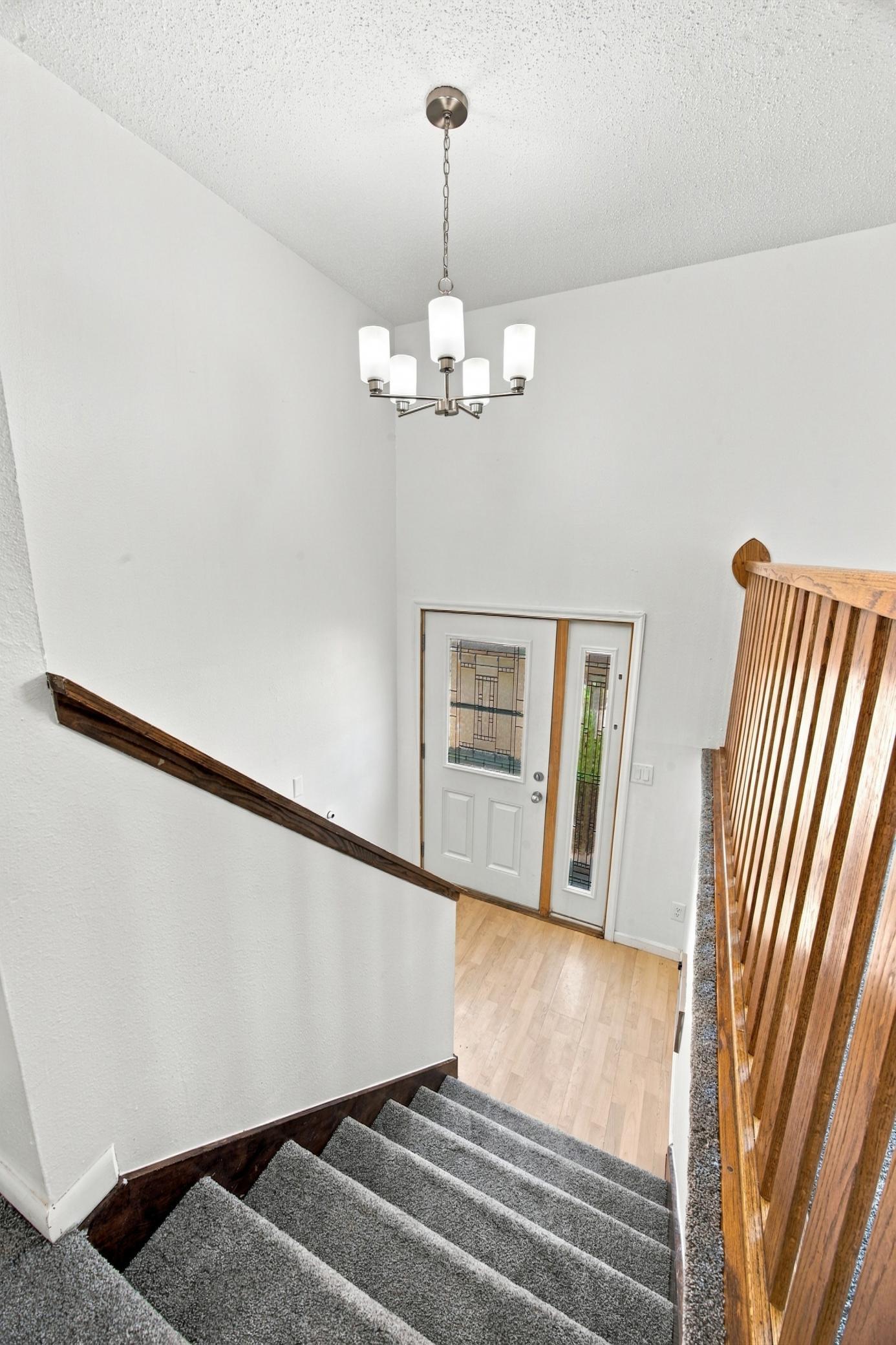 1977 twin home for sale at 2323 Sundance Circle S in Fargo, ND — 2 bed, 2 bath (photo 4 of 27)