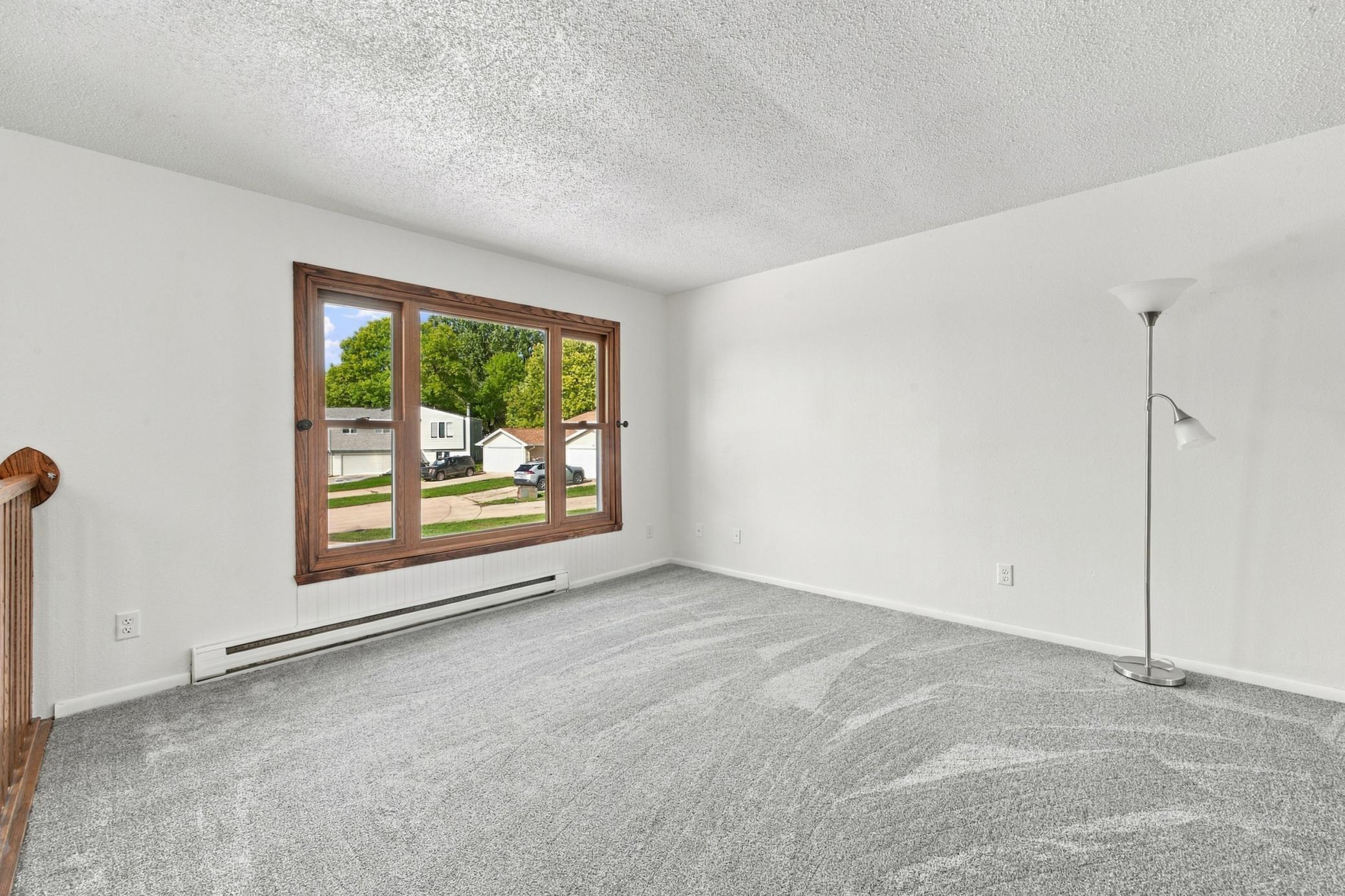 1977 twin home for sale at 2323 Sundance Circle S in Fargo, ND — 2 bed, 2 bath (photo 5 of 27)