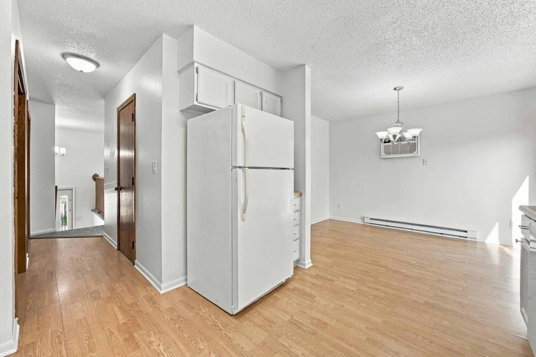1977 twin home for sale at 2323 Sundance Circle S in Fargo, ND — 2 bed, 2 bath (photo 10 of 27)