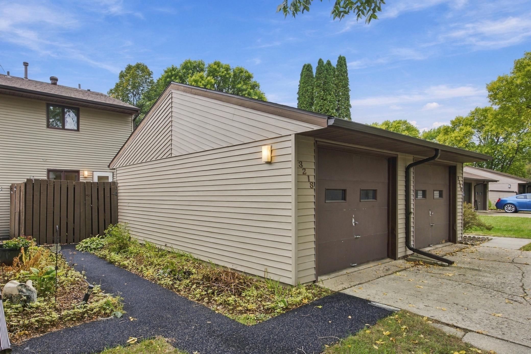 1973 townhouse for sale at 3218 2nd Street N in Fargo, ND — 2 bed, 3 bath