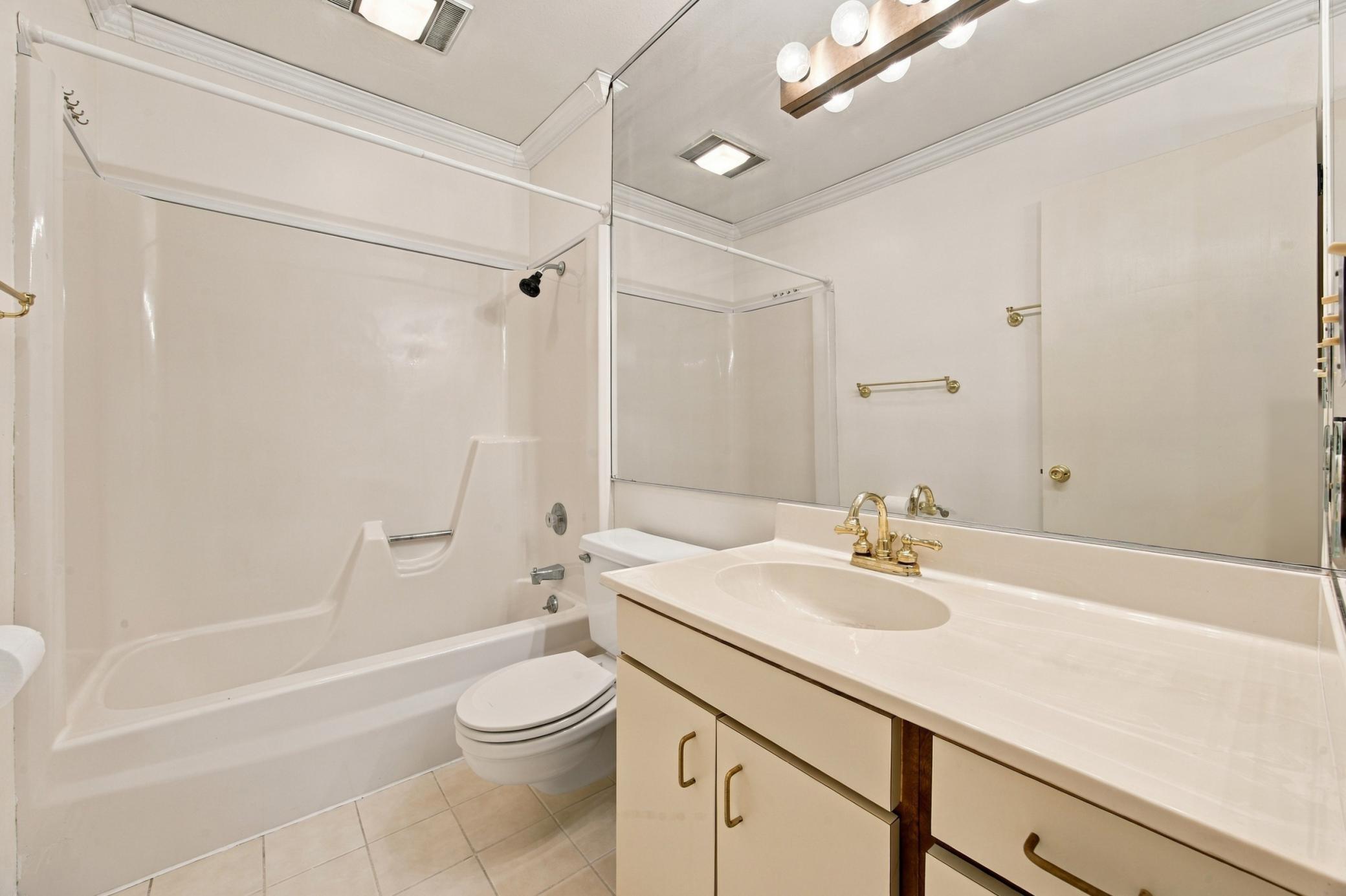 1973 townhouse for sale at 3218 2nd Street N in Fargo, ND — 2 bed, 3 bath (photo 12 of 23)