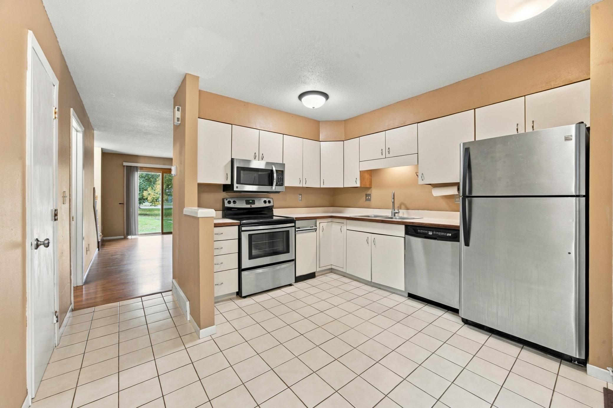 1973 townhouse for sale at 3218 2nd Street N in Fargo, ND — 2 bed, 3 bath (photo 3 of 23)
