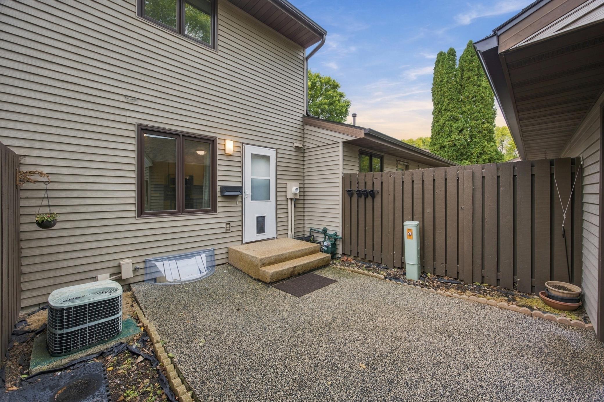 1973 townhouse for sale at 3218 2nd Street N in Fargo, ND — 2 bed, 3 bath (photo 22 of 23)
