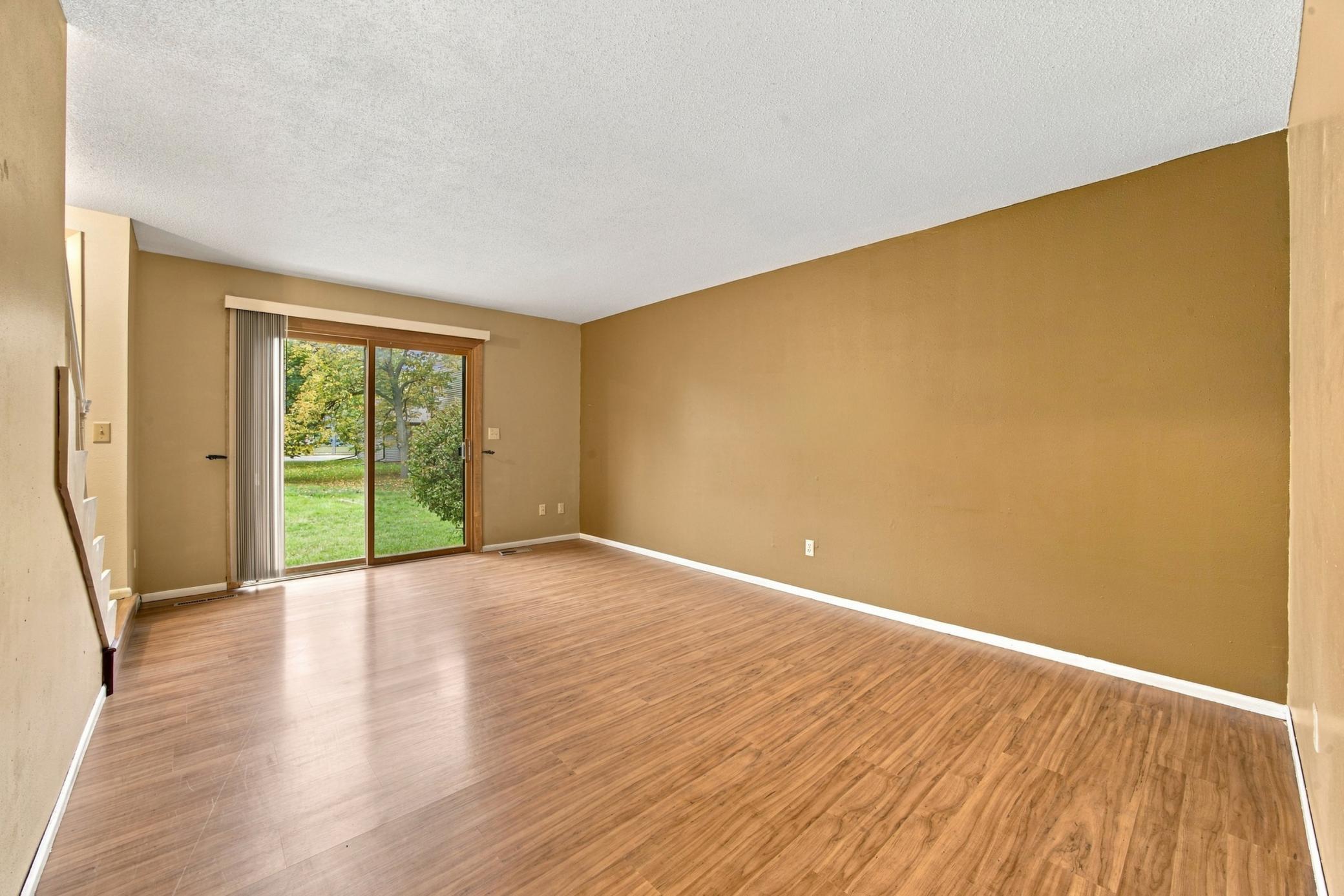 1973 townhouse for sale at 3218 2nd Street N in Fargo, ND — 2 bed, 3 bath (photo 6 of 23)