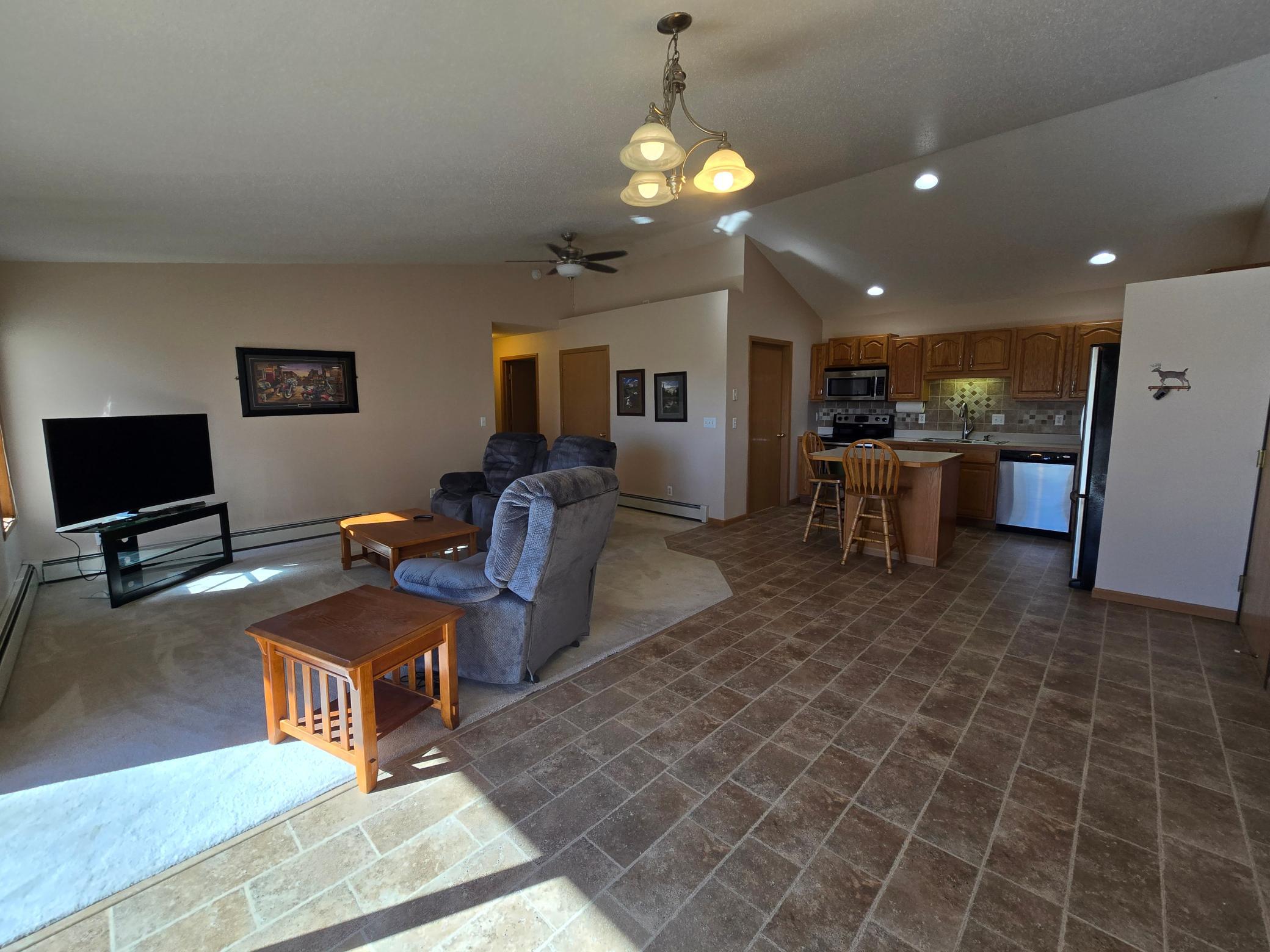 1997 home for sale at 405 Clausen Avenue SW, Unit 5 in Bemidji, MN — 2 bed, 2 bath (photo 4 of 22)