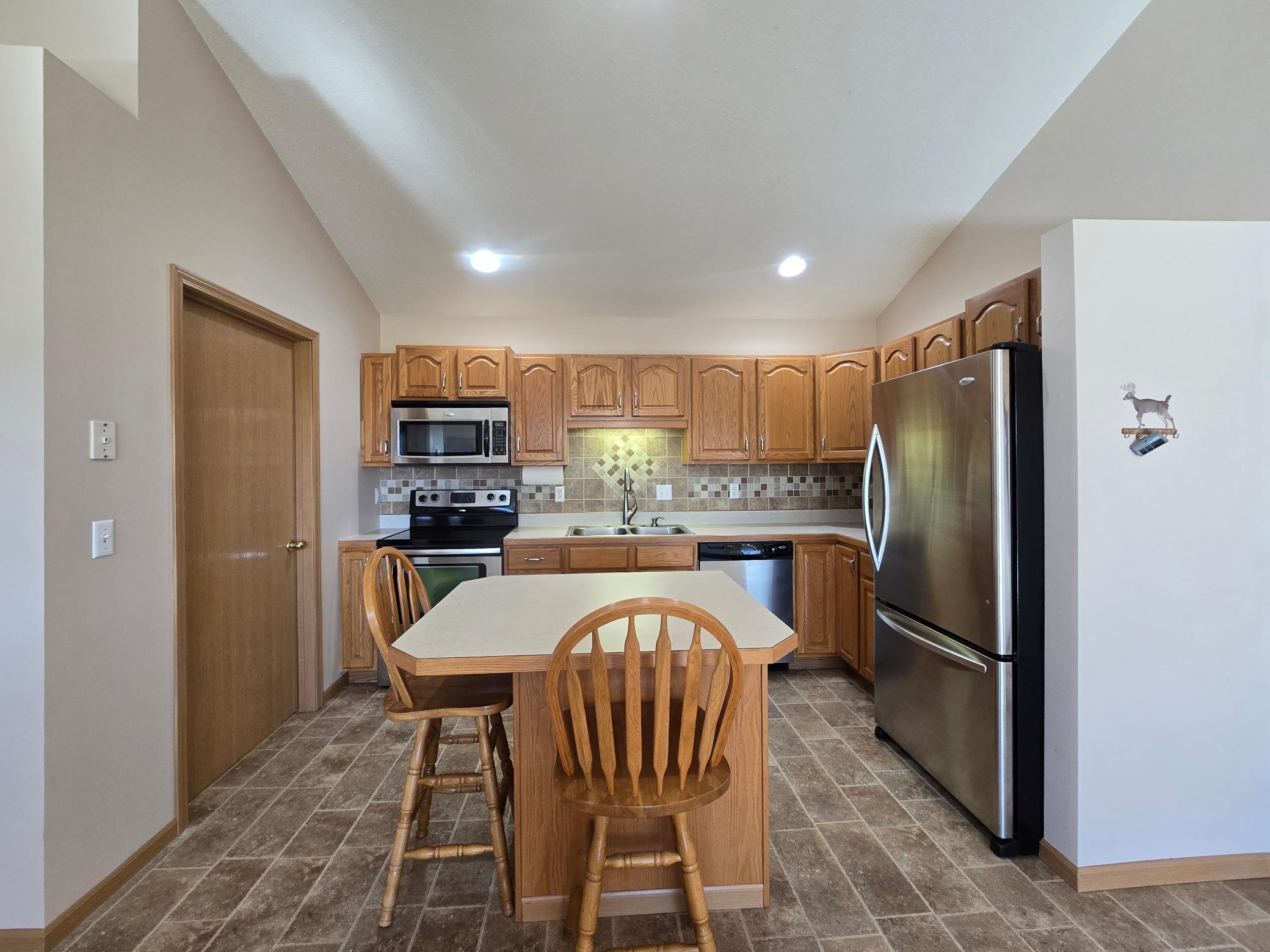 1997 home for sale at 405 Clausen Avenue SW, Unit 5 in Bemidji, MN — 2 bed, 2 bath (photo 6 of 22)