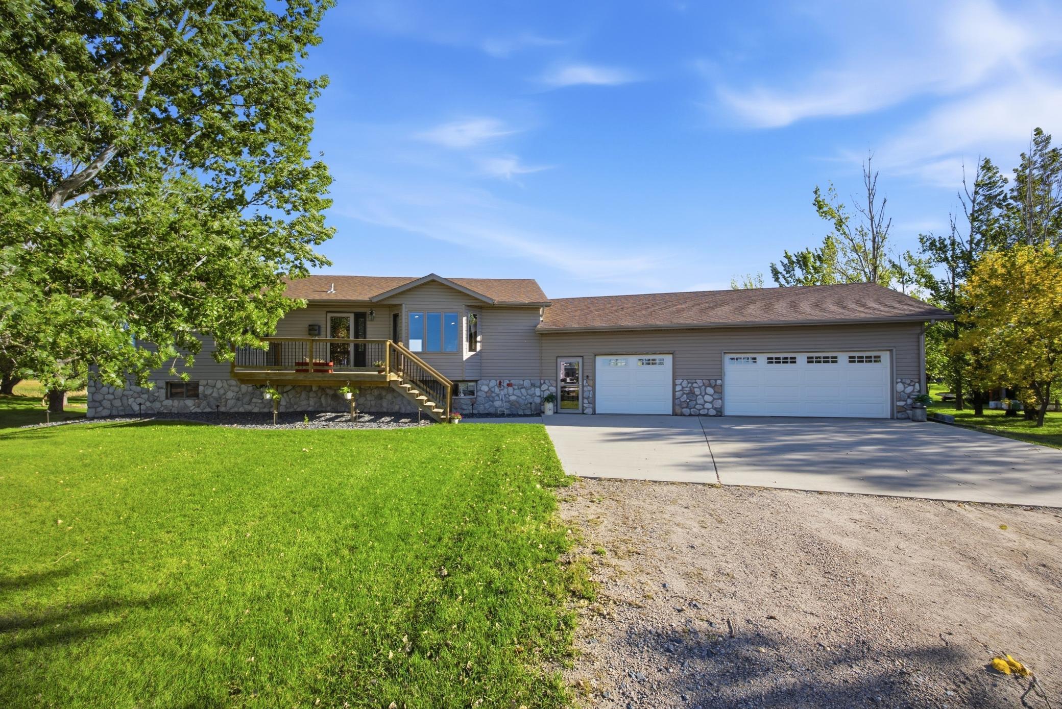1998 single family home for sale at 5606 57 1/2 Avenue N in Harwood, ND — 3 bed, 2 bath