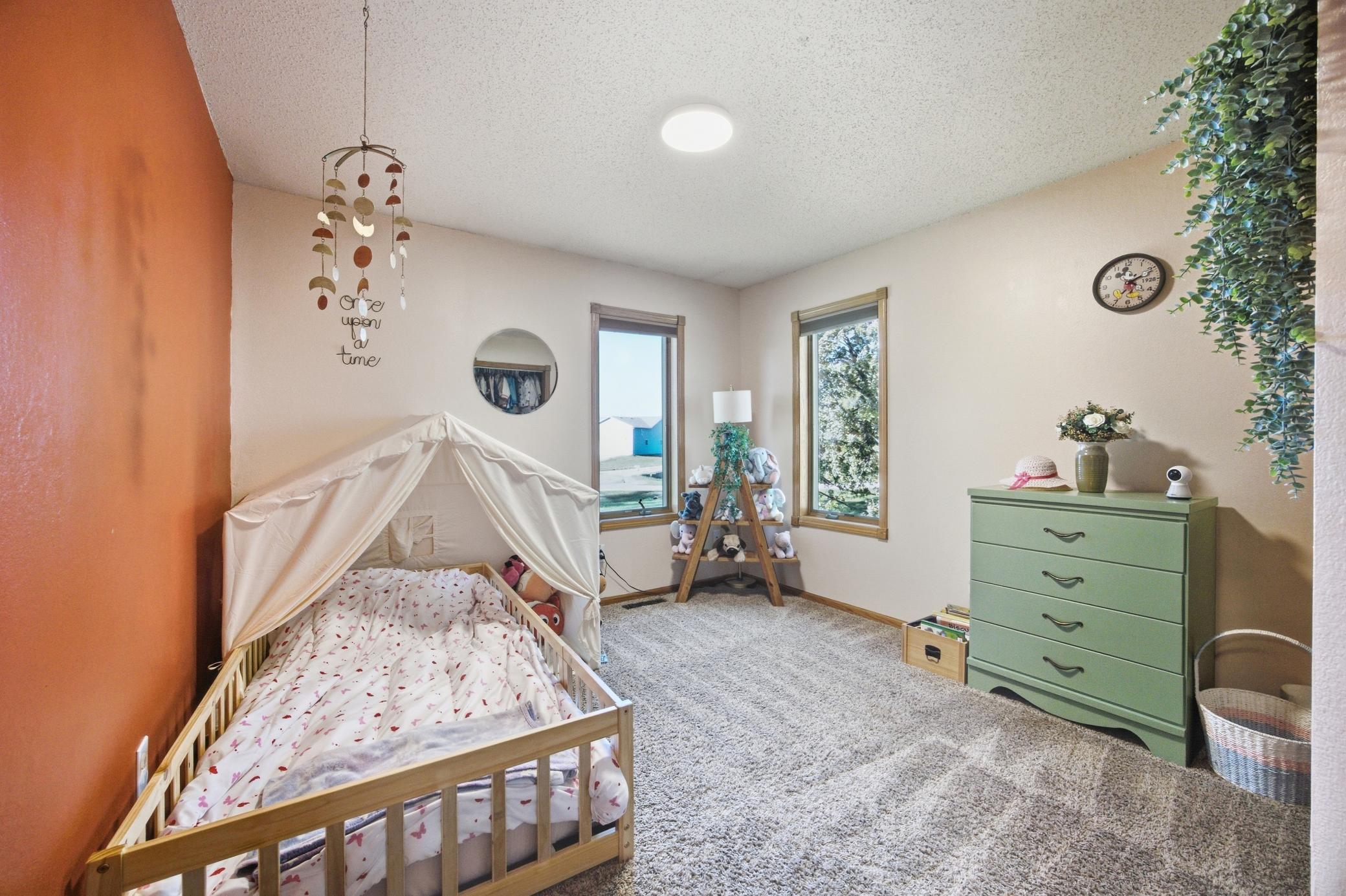 1998 single family home for sale at 5606 57 1/2 Avenue N in Harwood, ND — 3 bed, 2 bath (photo 17 of 39)