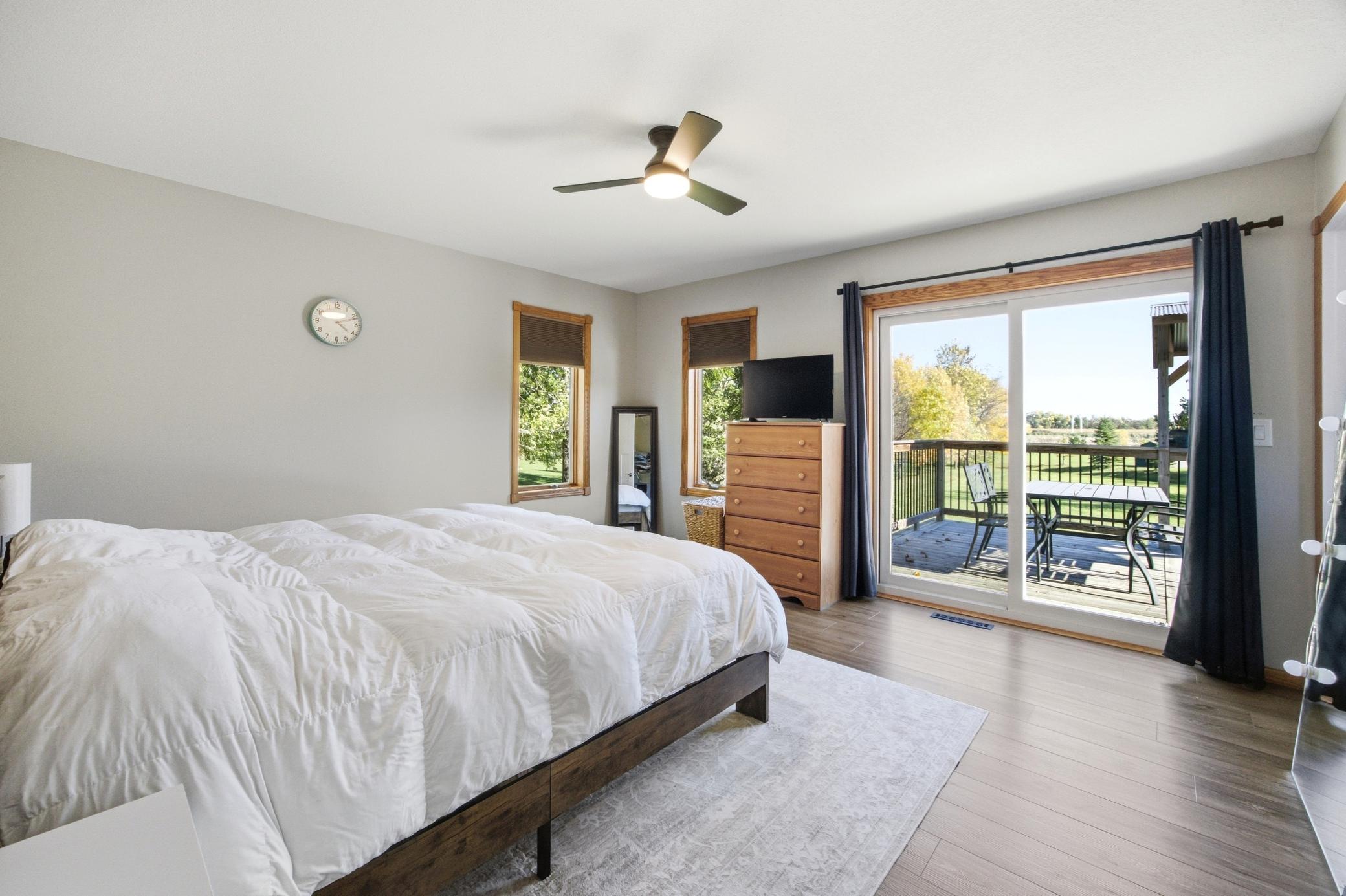 1998 single family home for sale at 5606 57 1/2 Avenue N in Harwood, ND — 3 bed, 2 bath (photo 20 of 39)