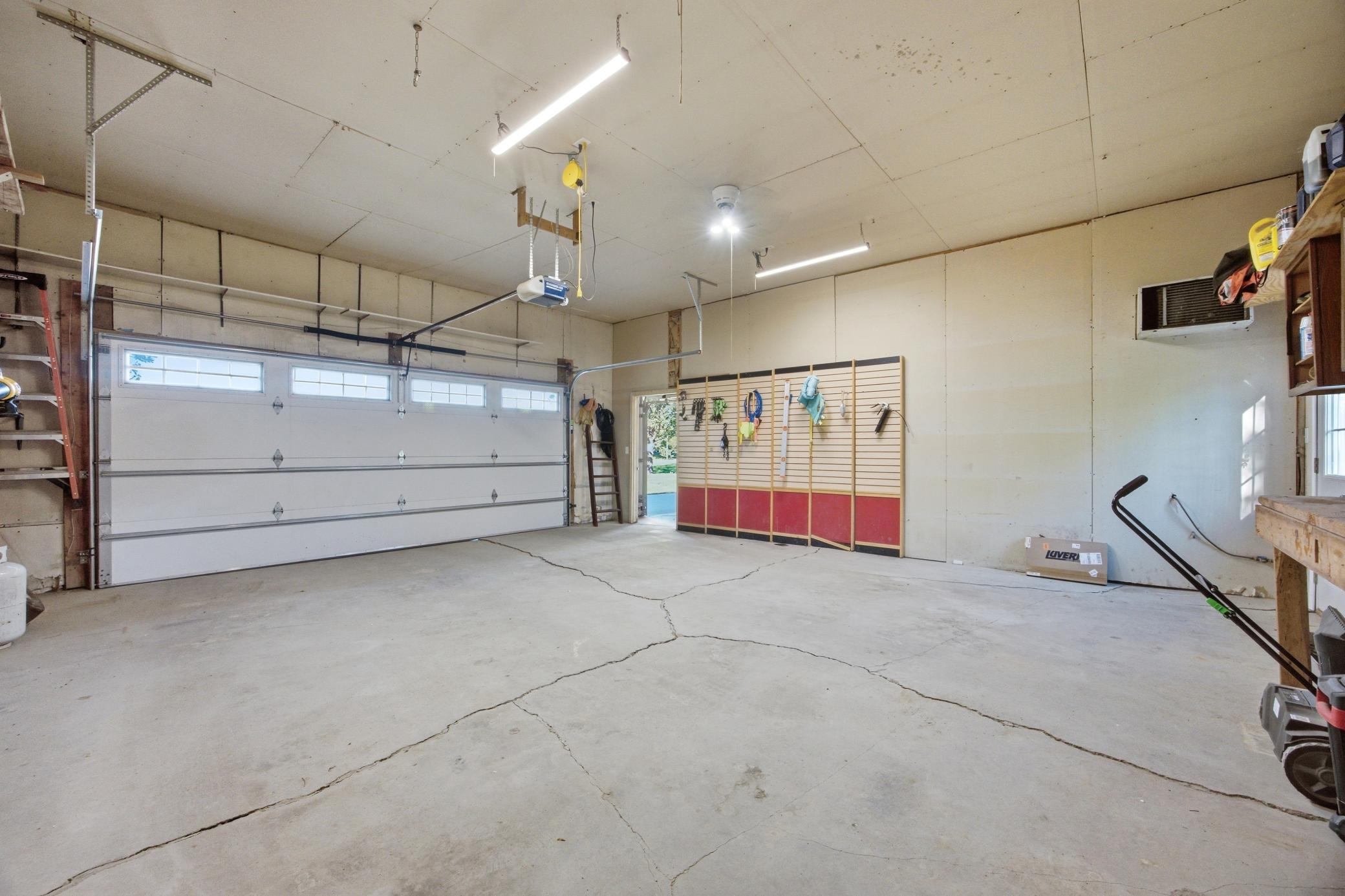1998 single family home for sale at 5606 57 1/2 Avenue N in Harwood, ND — 3 bed, 2 bath (photo 32 of 39)