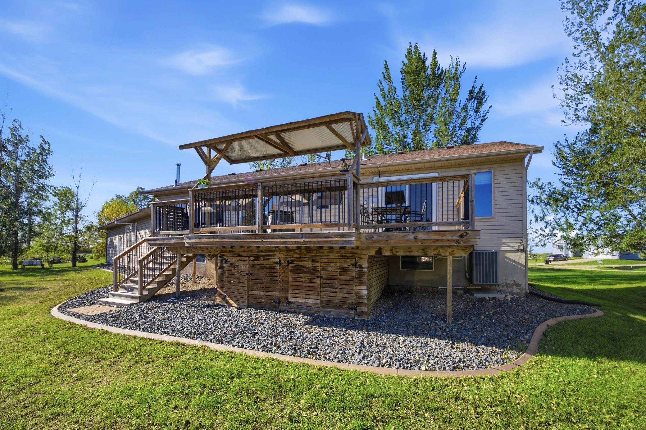1998 single family home for sale at 5606 57 1/2 Avenue N in Harwood, ND — 3 bed, 2 bath (photo 36 of 39)