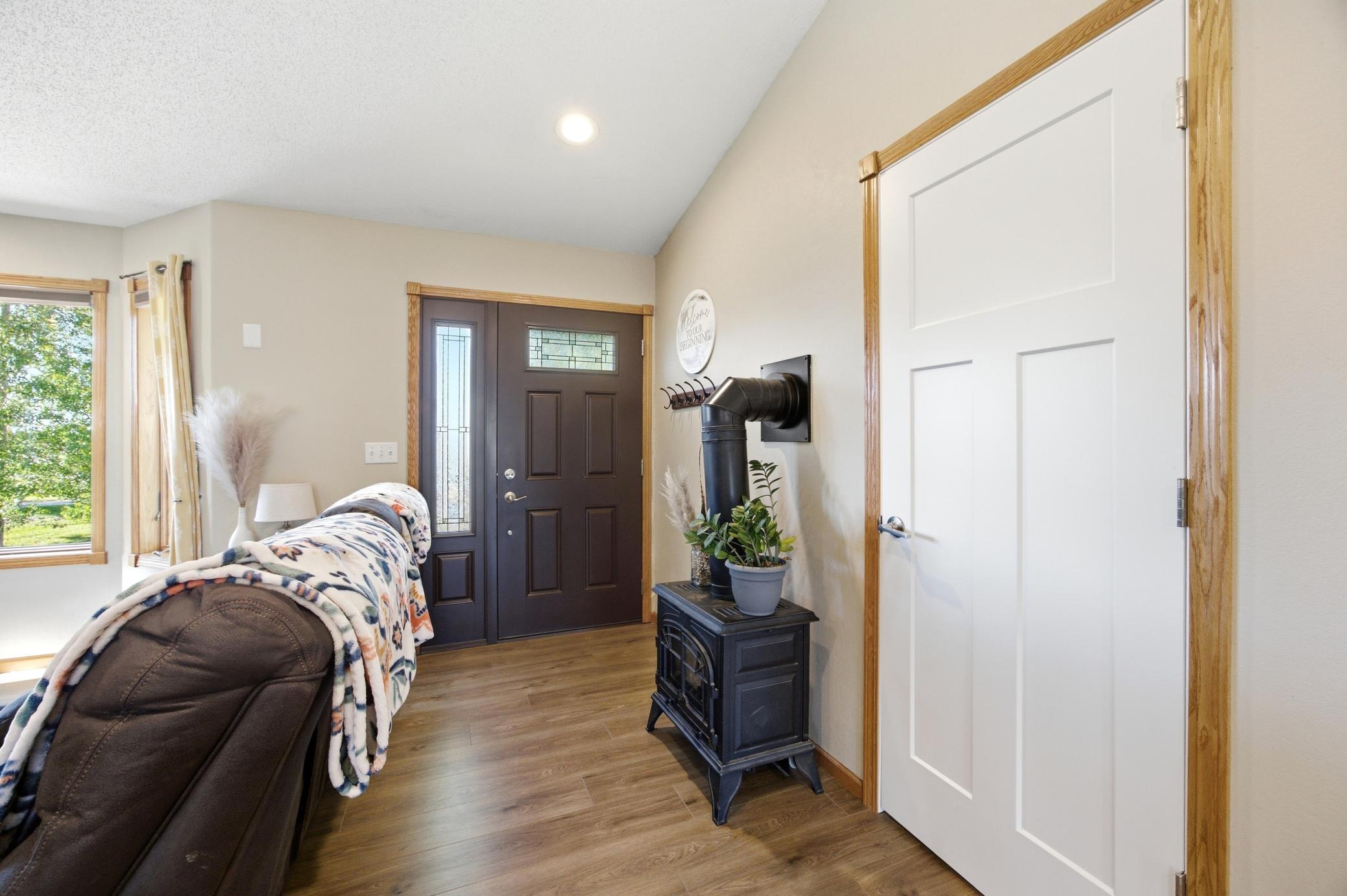 1998 single family home for sale at 5606 57 1/2 Avenue N in Harwood, ND — 3 bed, 2 bath (photo 6 of 39)