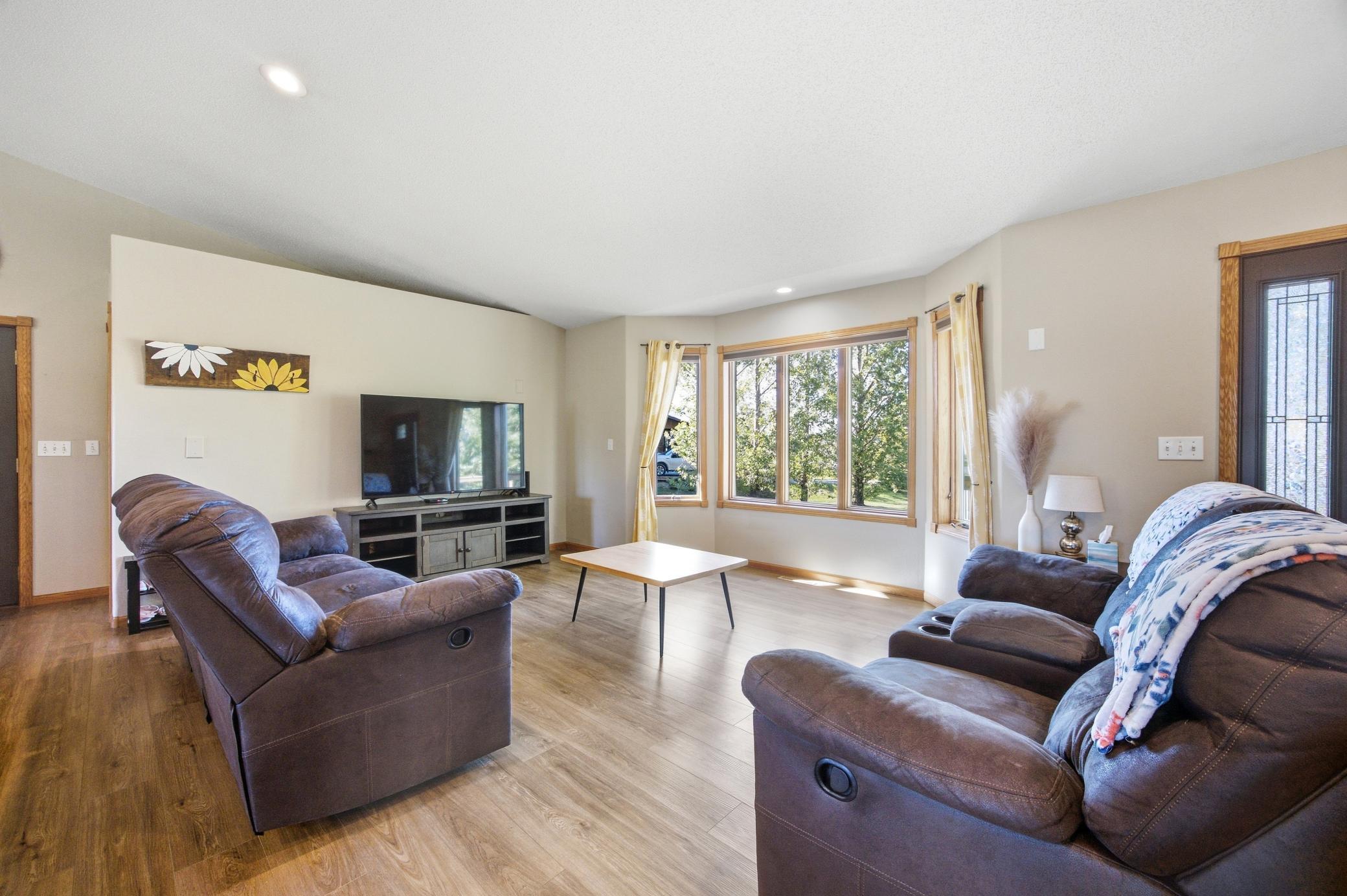 1998 single family home for sale at 5606 57 1/2 Avenue N in Harwood, ND — 3 bed, 2 bath (photo 8 of 39)