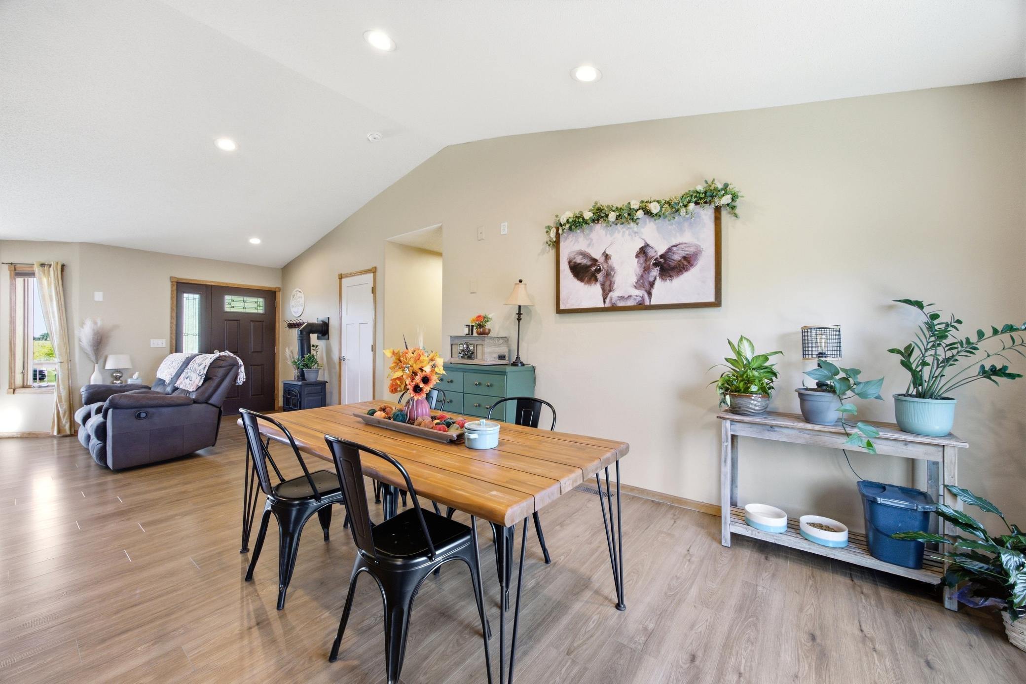 1998 single family home for sale at 5606 57 1/2 Avenue N in Harwood, ND — 3 bed, 2 bath (photo 10 of 39)