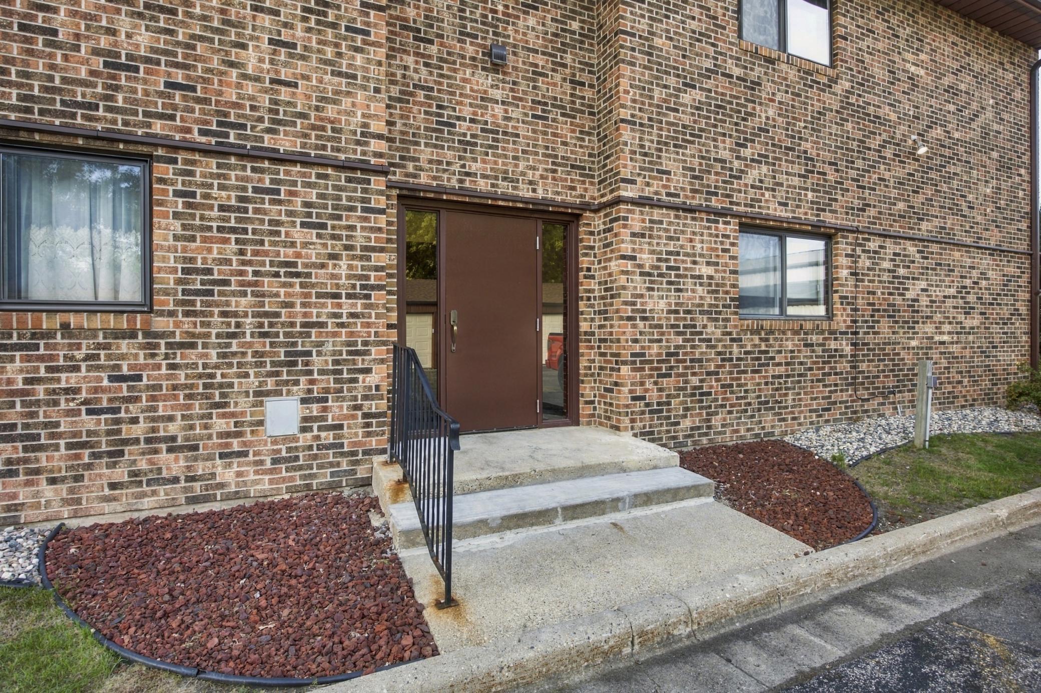 1978 condo for sale at 2620 25th Street S, Unit 8 in Fargo, ND — 2 bed, 1 bath (photo 3 of 19)