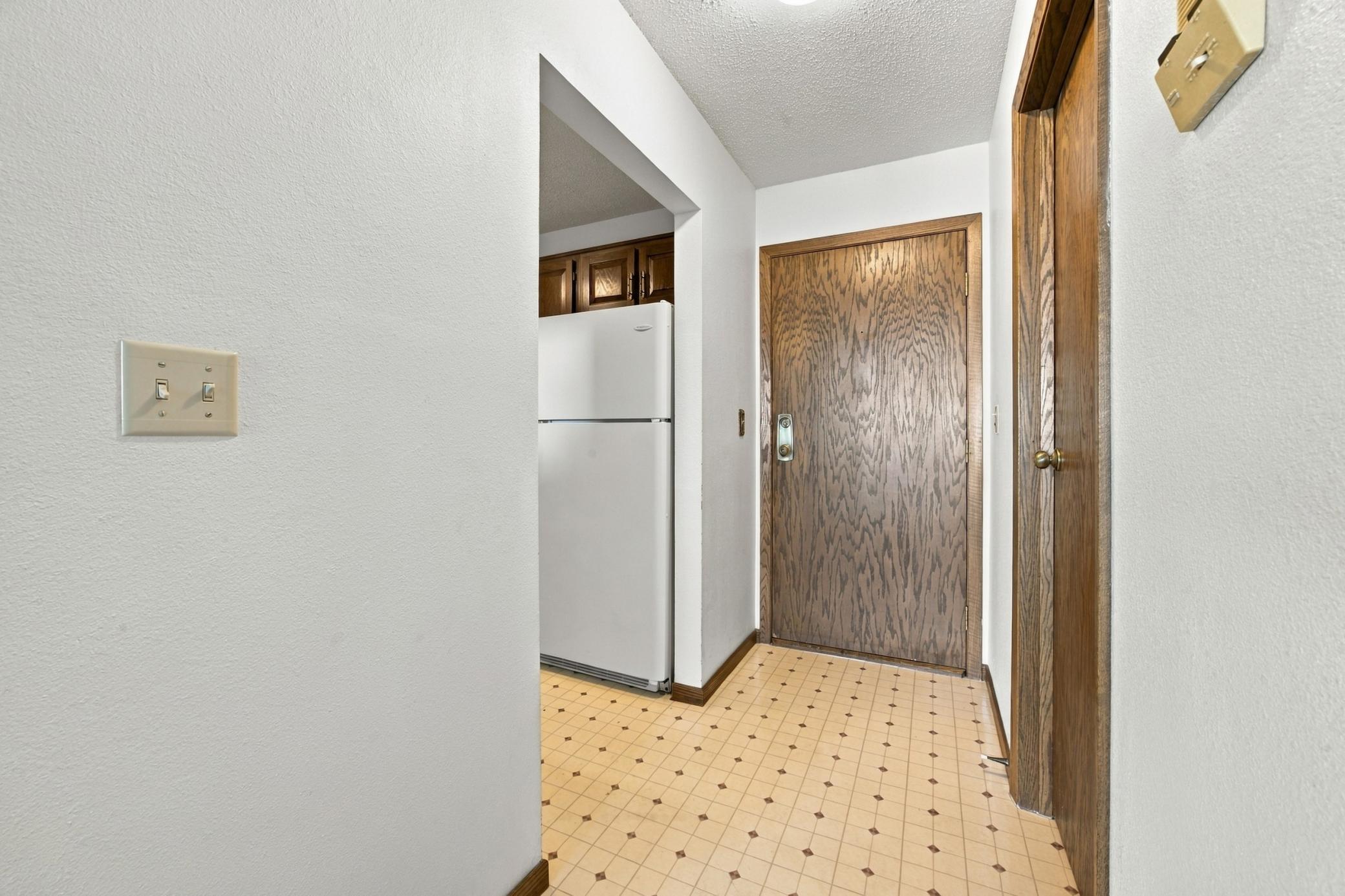 1978 condo for sale at 2620 25th Street S, Unit 8 in Fargo, ND — 2 bed, 1 bath (photo 5 of 19)