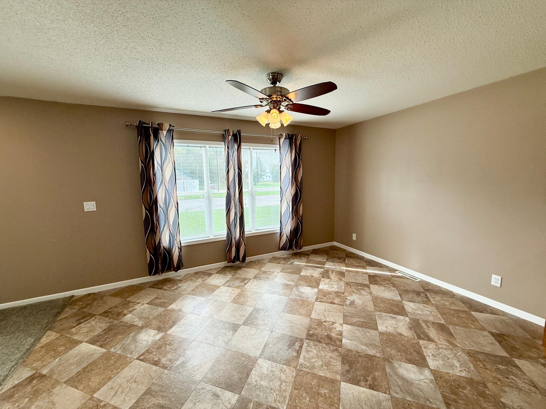 2012 single family home for sale at 511 Jessamine Avenue in Aneta, ND — 3 bed, 1 bath (photo 9 of 26)