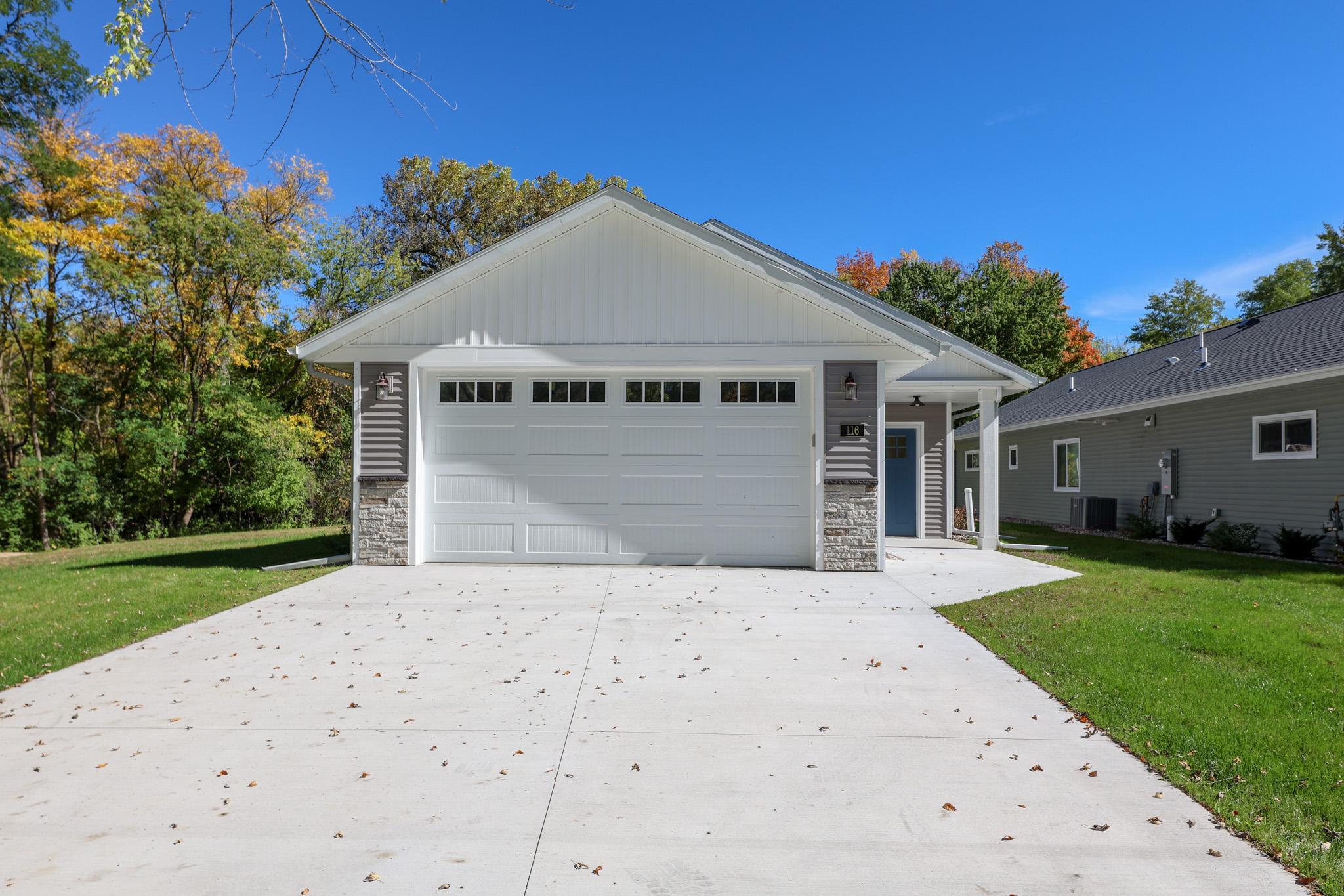 2025 home for sale at 116 N Quincy Street in Alexandria, MN — 2 bed, 2 bath (photo 2 of 31)
