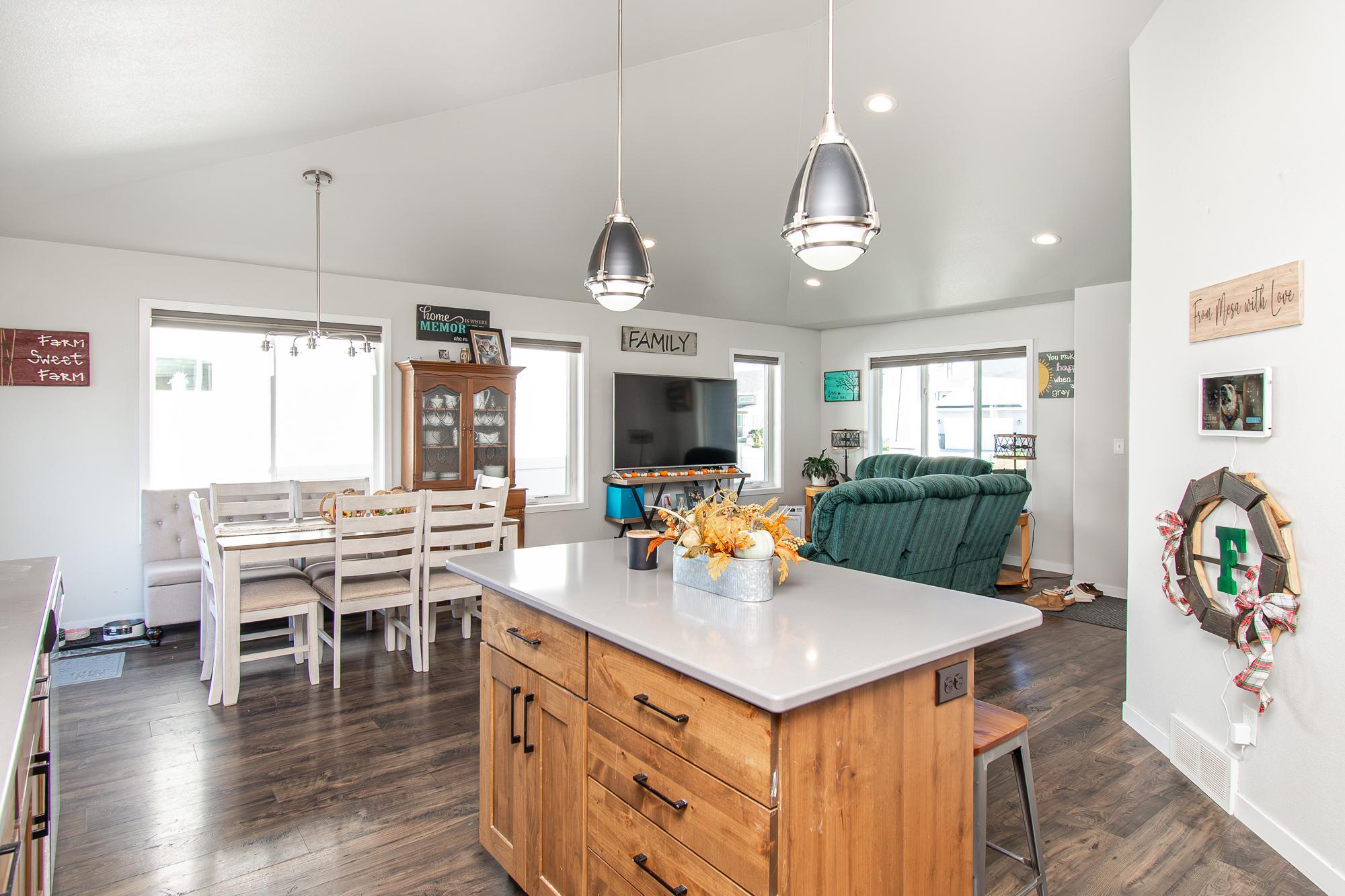 2018 single family home for sale at 2760 Westwood Street W in West Fargo, ND — 4 bed, 3 bath (photo 15 of 57)