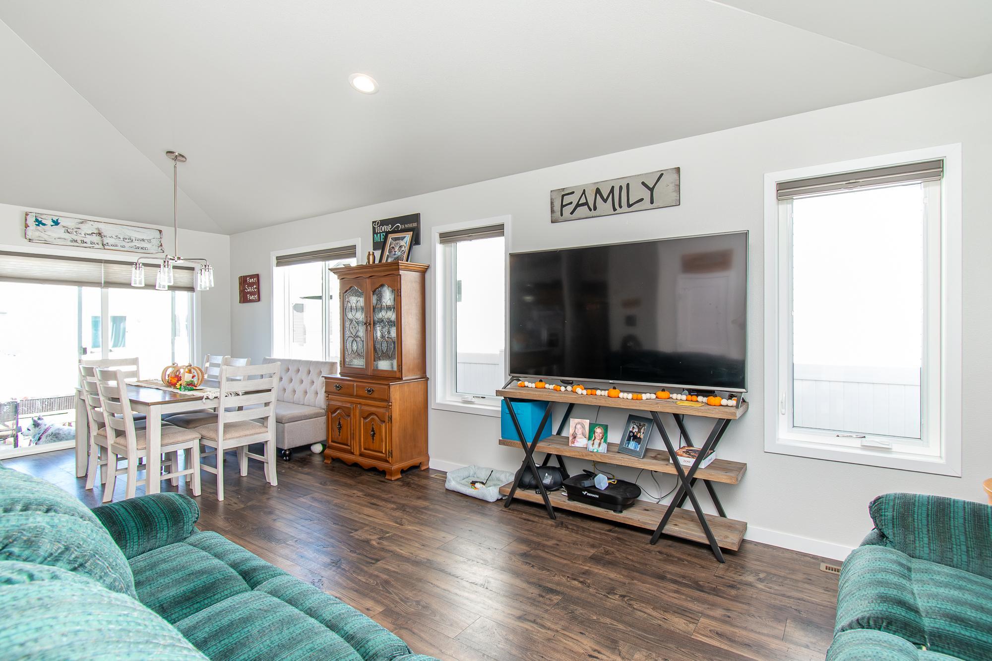 2018 single family home for sale at 2760 Westwood Street W in West Fargo, ND — 4 bed, 3 bath (photo 5 of 57)