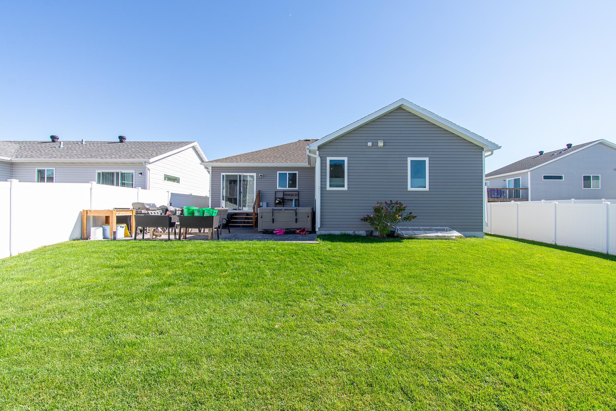 2018 single family home for sale at 2760 Westwood Street W in West Fargo, ND — 4 bed, 3 bath (photo 50 of 57)