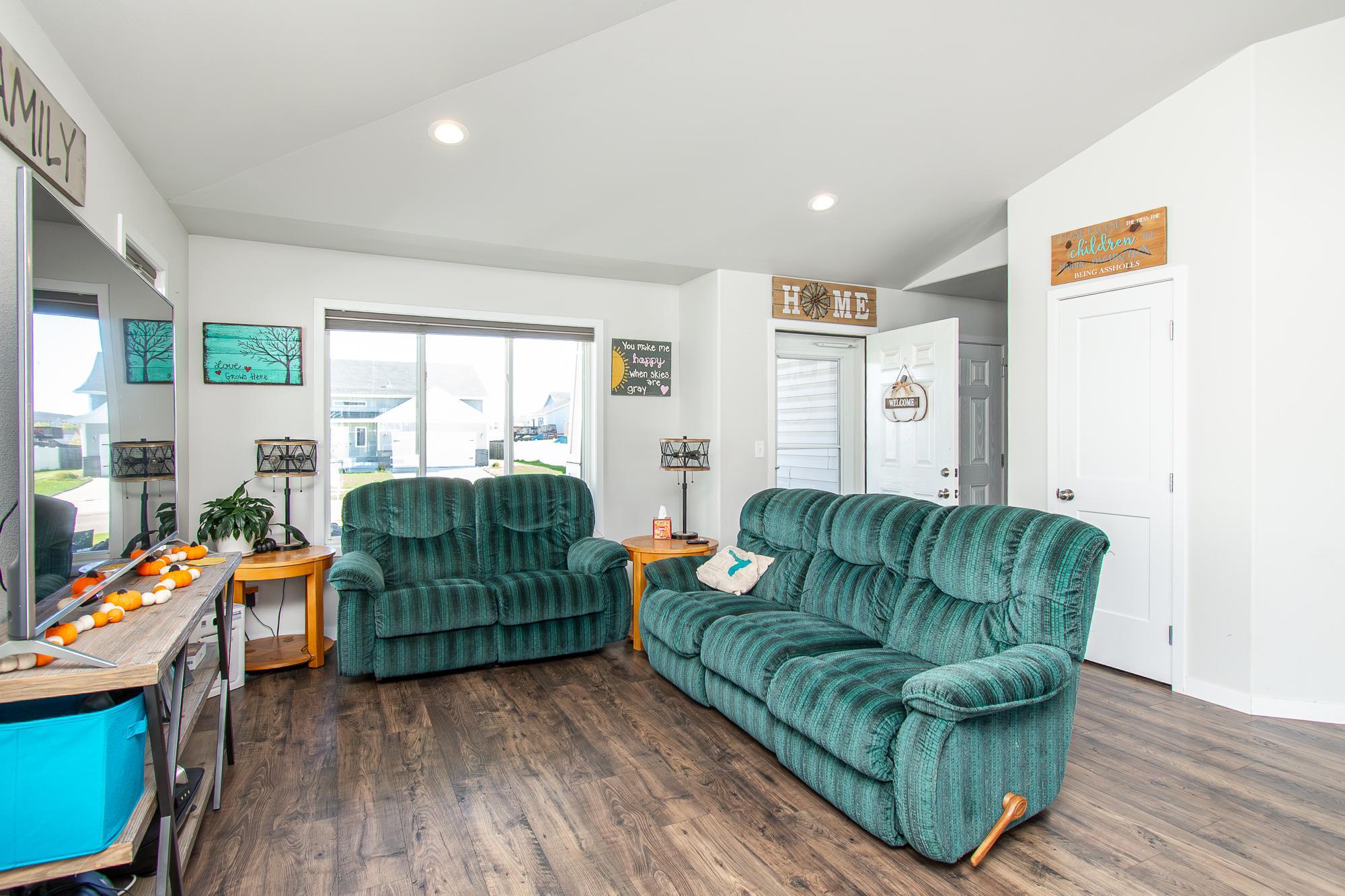 2018 single family home for sale at 2760 Westwood Street W in West Fargo, ND — 4 bed, 3 bath (photo 6 of 57)