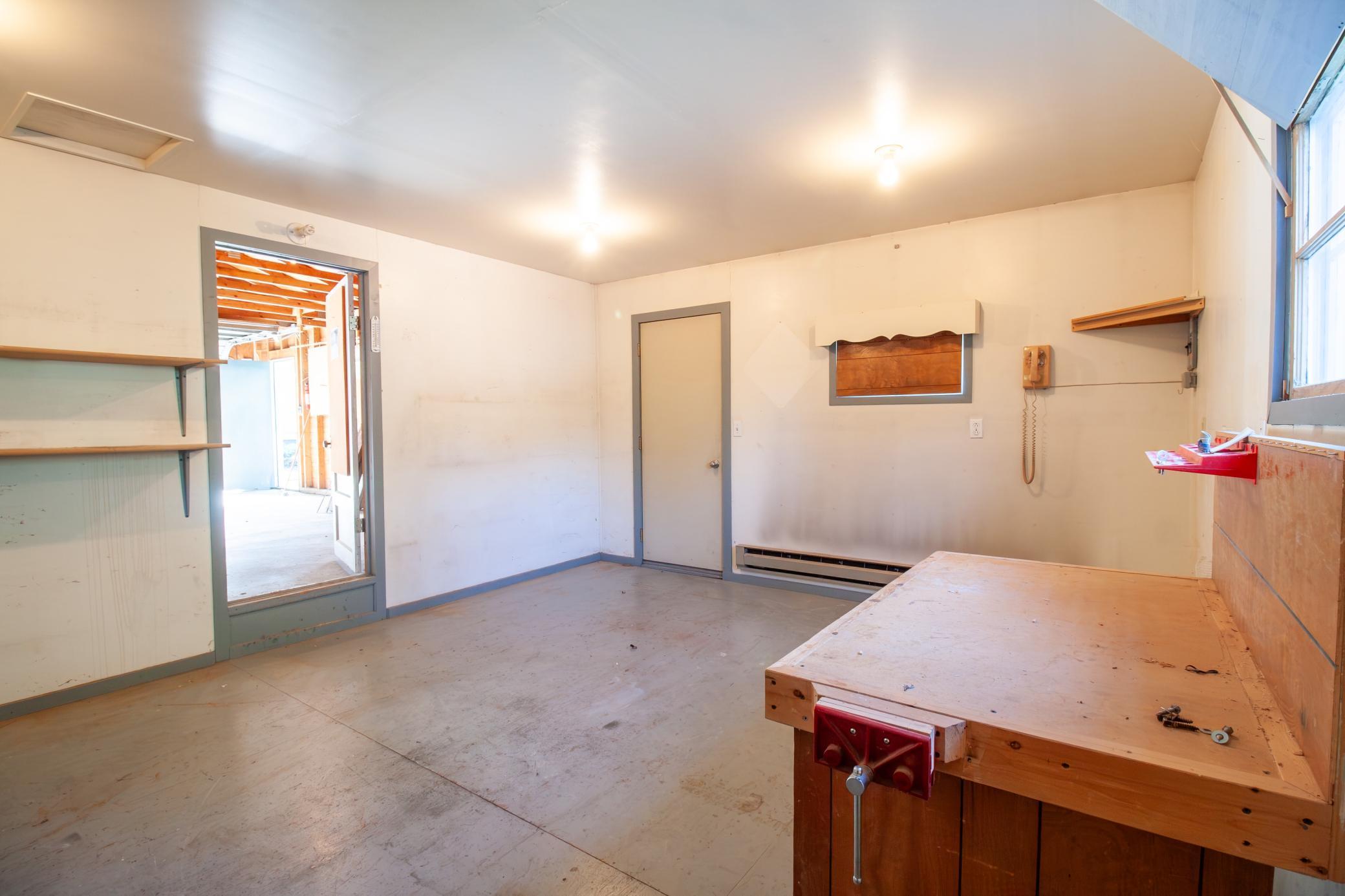 1952 single family home for sale at 908 W Linden Street W in Fergus Falls, MN — 3 bed, 2 bath (photo 14 of 70)