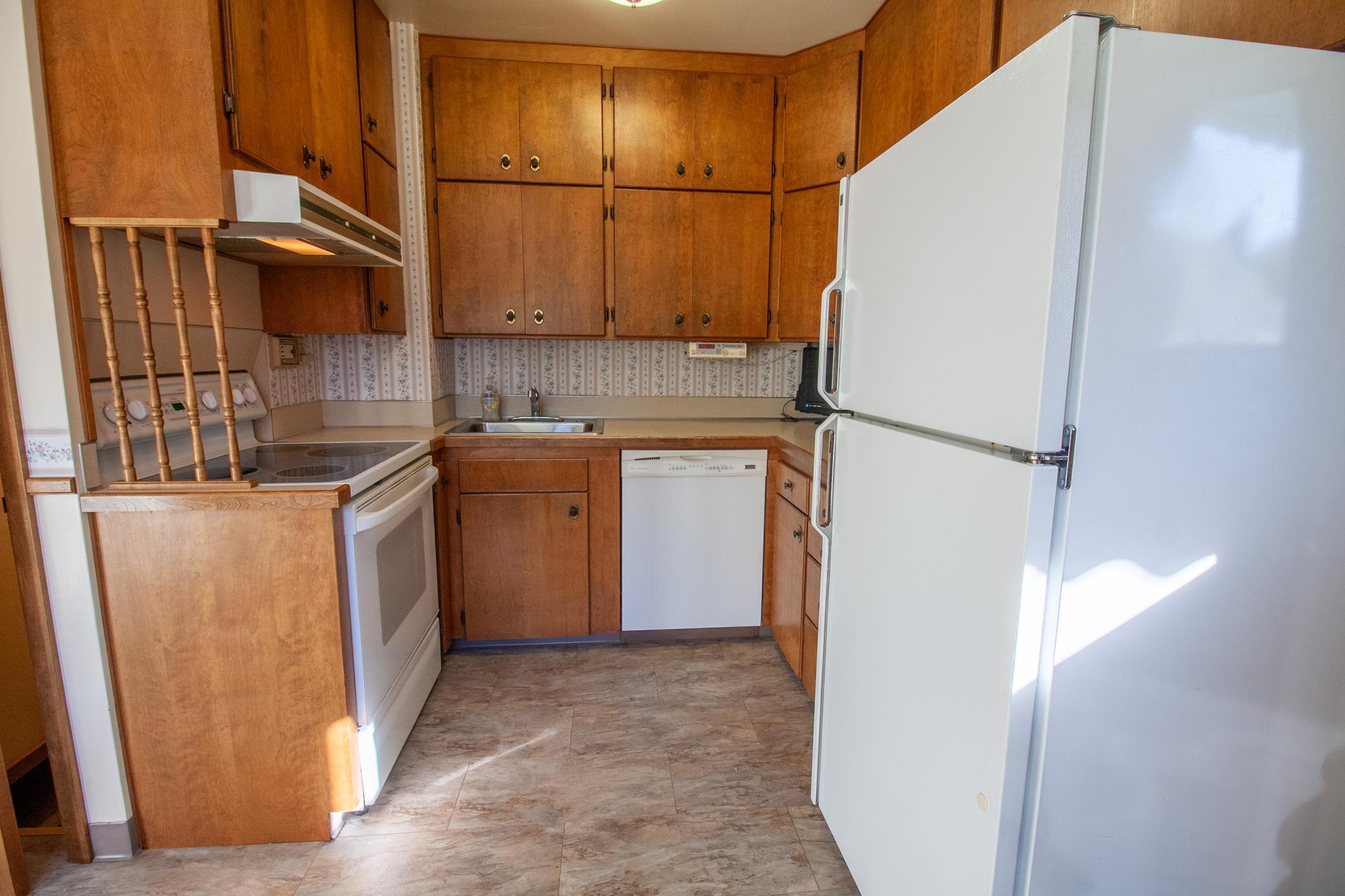 1952 single family home for sale at 908 W Linden Street W in Fergus Falls, MN — 3 bed, 2 bath (photo 20 of 70)