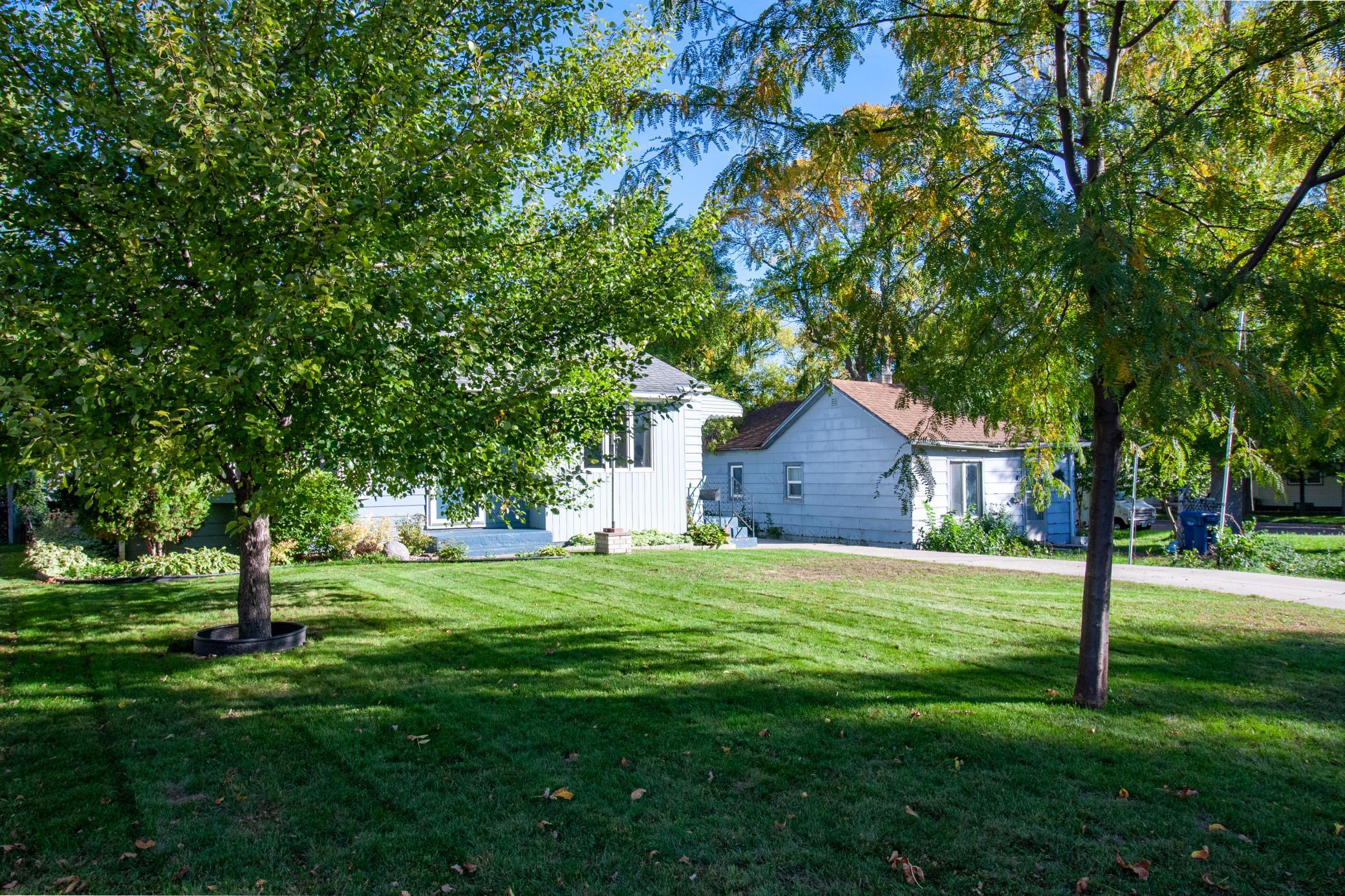 1952 single family home for sale at 908 W Linden Street W in Fergus Falls, MN — 3 bed, 2 bath (photo 3 of 70)