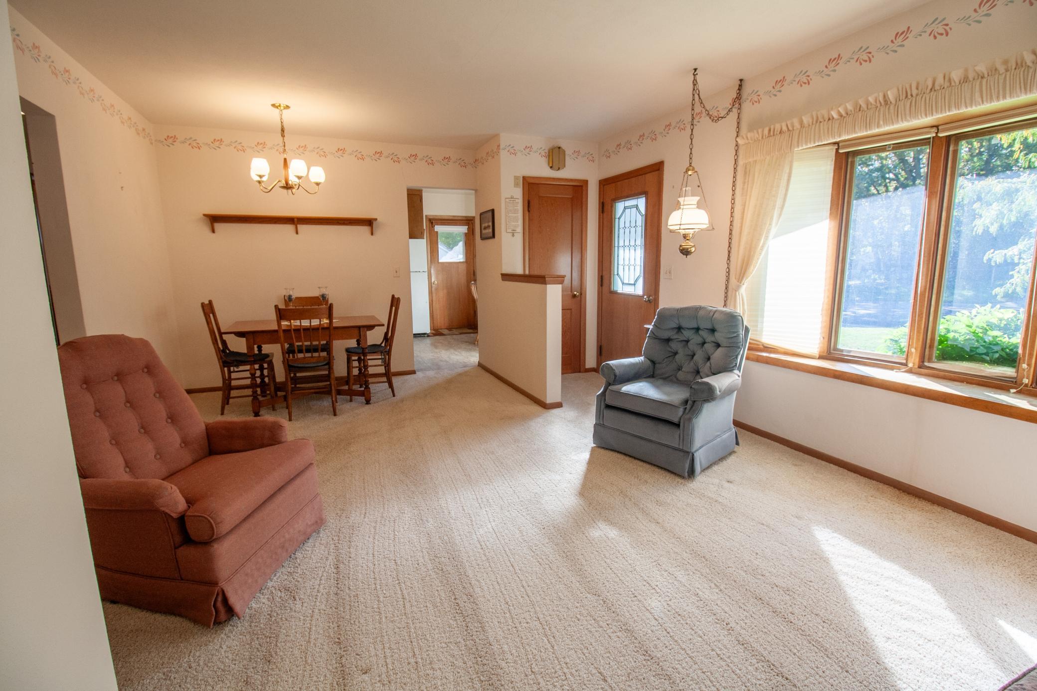 1952 single family home for sale at 908 W Linden Street W in Fergus Falls, MN — 3 bed, 2 bath (photo 28 of 70)