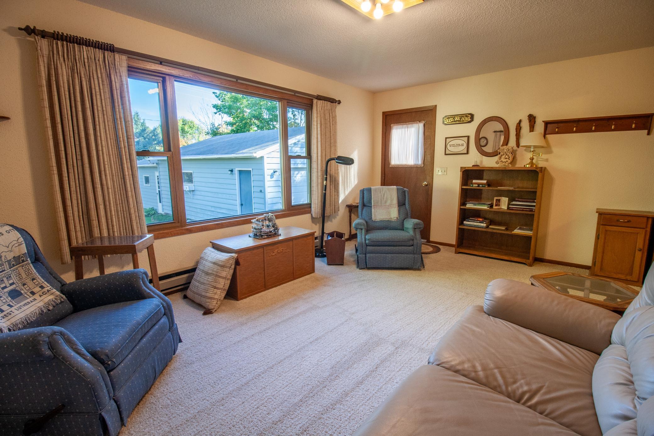 1952 single family home for sale at 908 W Linden Street W in Fergus Falls, MN — 3 bed, 2 bath (photo 35 of 70)