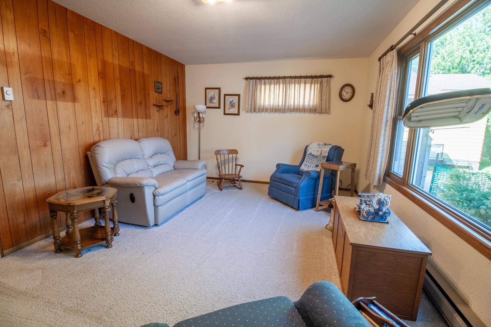1952 single family home for sale at 908 W Linden Street W in Fergus Falls, MN — 3 bed, 2 bath (photo 37 of 70)
