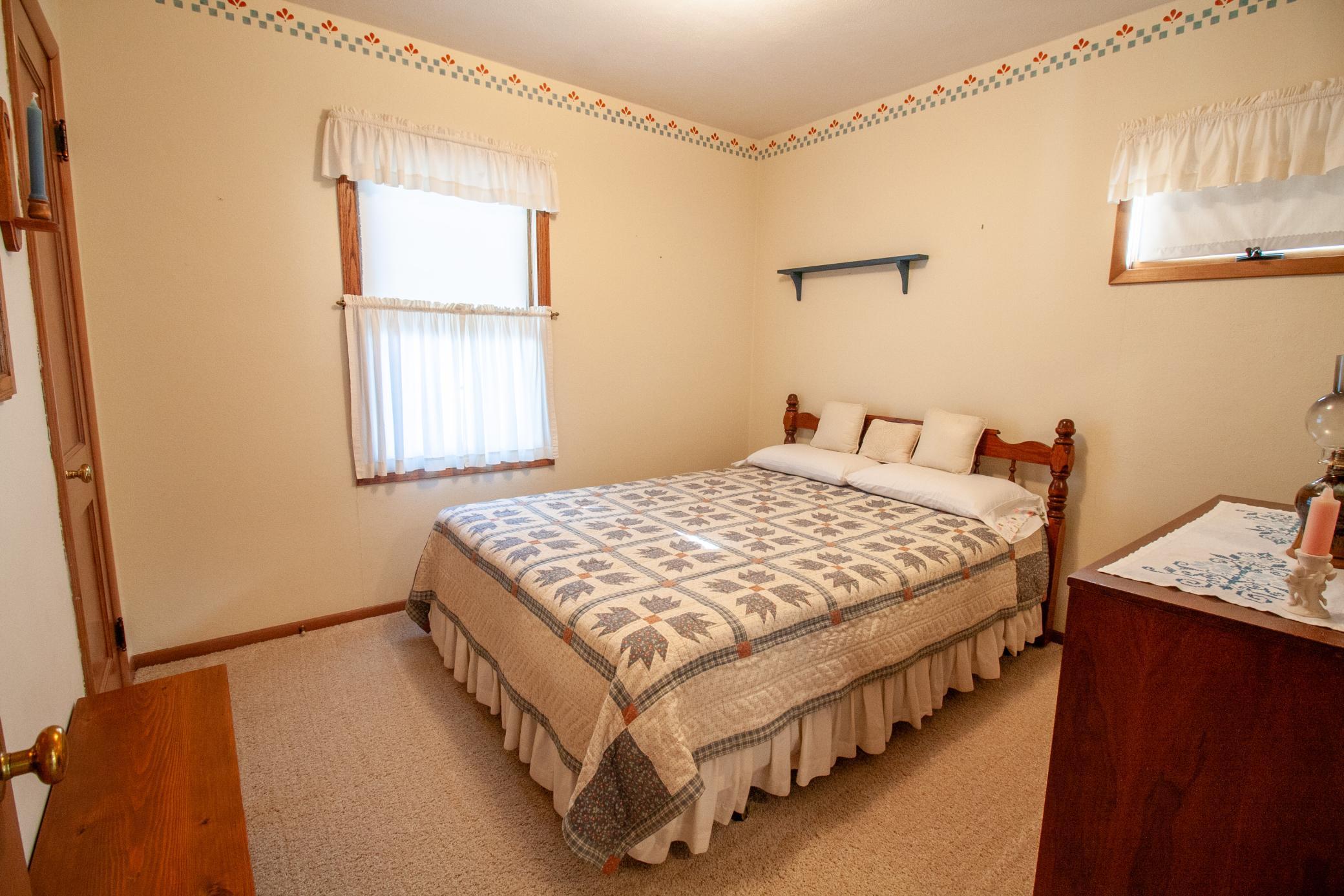 1952 single family home for sale at 908 W Linden Street W in Fergus Falls, MN — 3 bed, 2 bath (photo 38 of 70)