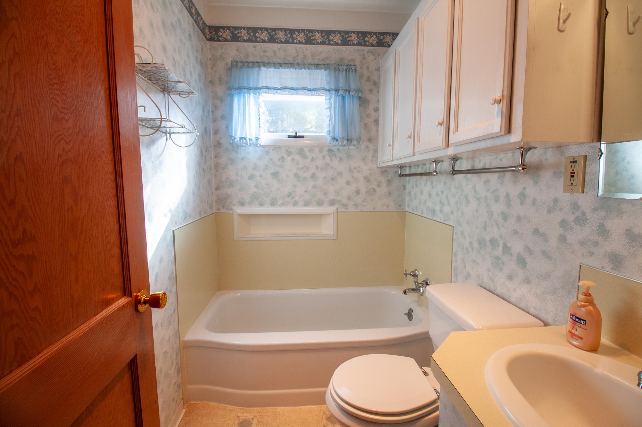 1952 single family home for sale at 908 W Linden Street W in Fergus Falls, MN — 3 bed, 2 bath (photo 41 of 70)