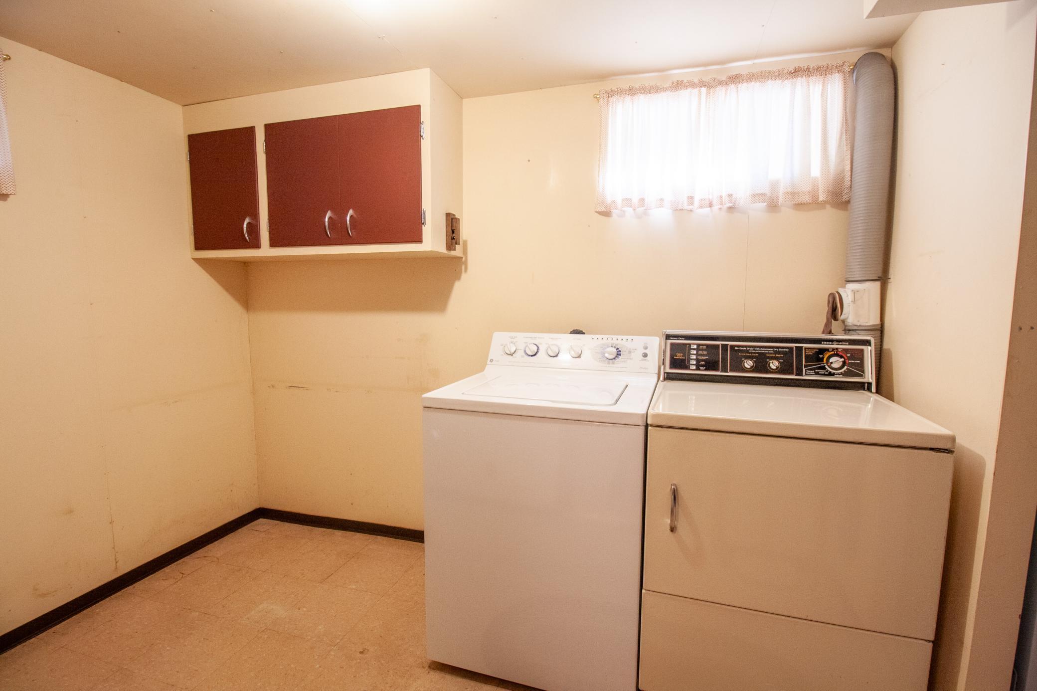 1952 single family home for sale at 908 W Linden Street W in Fergus Falls, MN — 3 bed, 2 bath (photo 43 of 70)