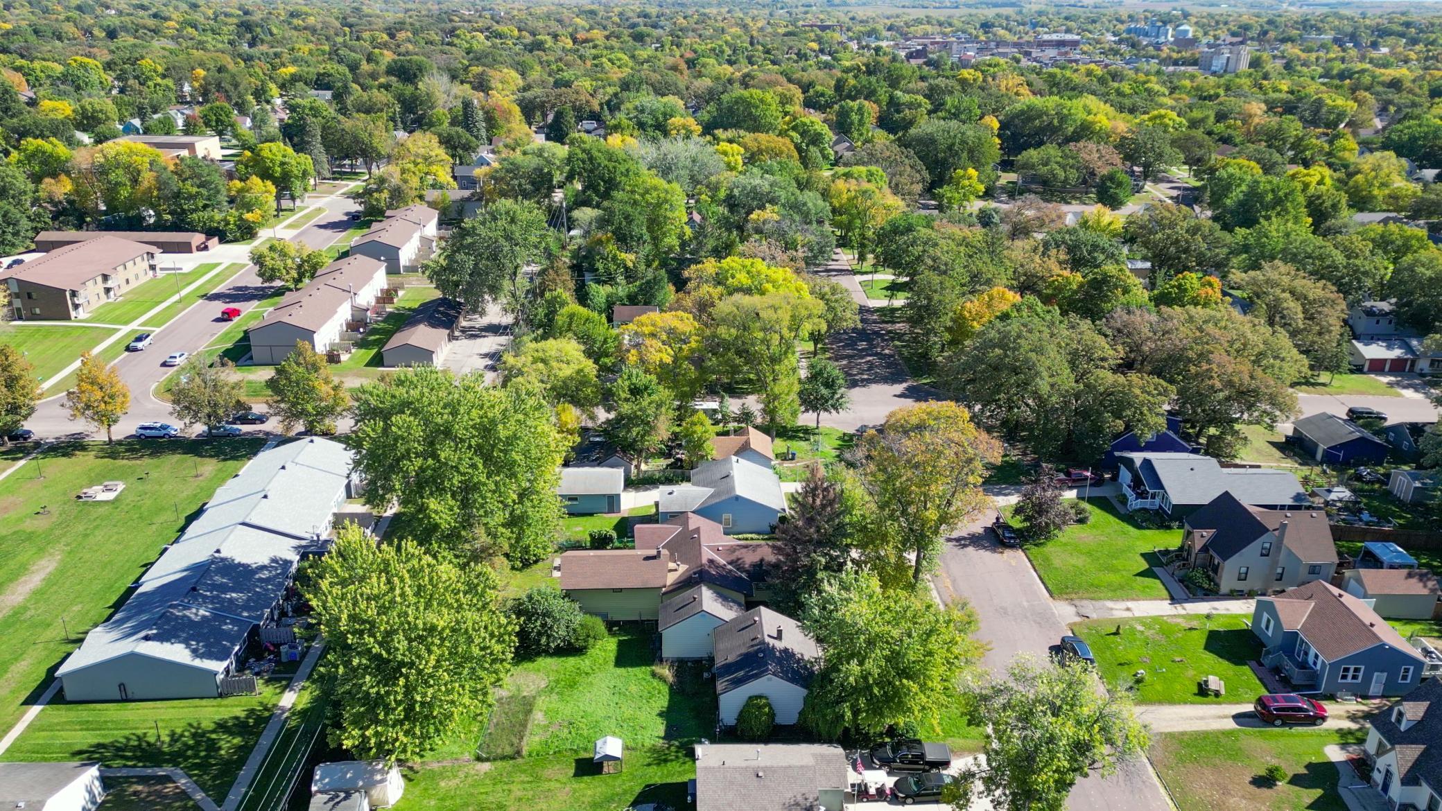 1952 single family home for sale at 908 W Linden Street W in Fergus Falls, MN — 3 bed, 2 bath (photo 60 of 70)