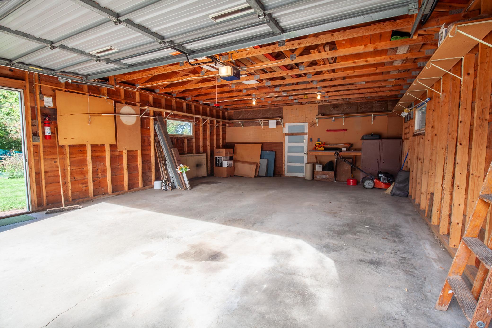 1952 single family home for sale at 908 W Linden Street W in Fergus Falls, MN — 3 bed, 2 bath (photo 66 of 70)
