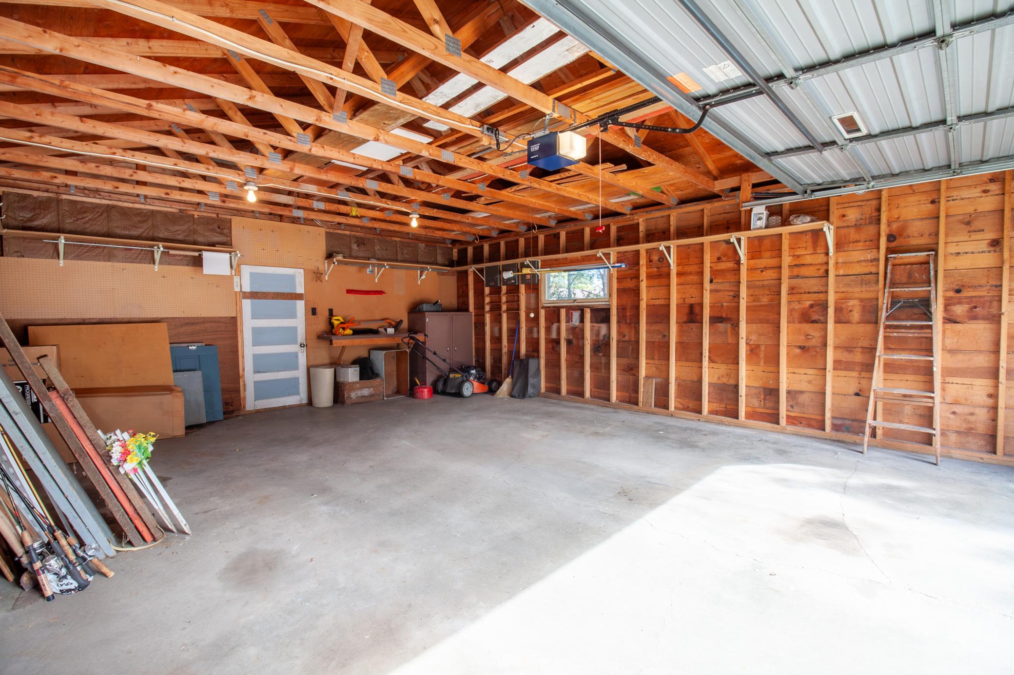 1952 single family home for sale at 908 W Linden Street W in Fergus Falls, MN — 3 bed, 2 bath (photo 67 of 70)