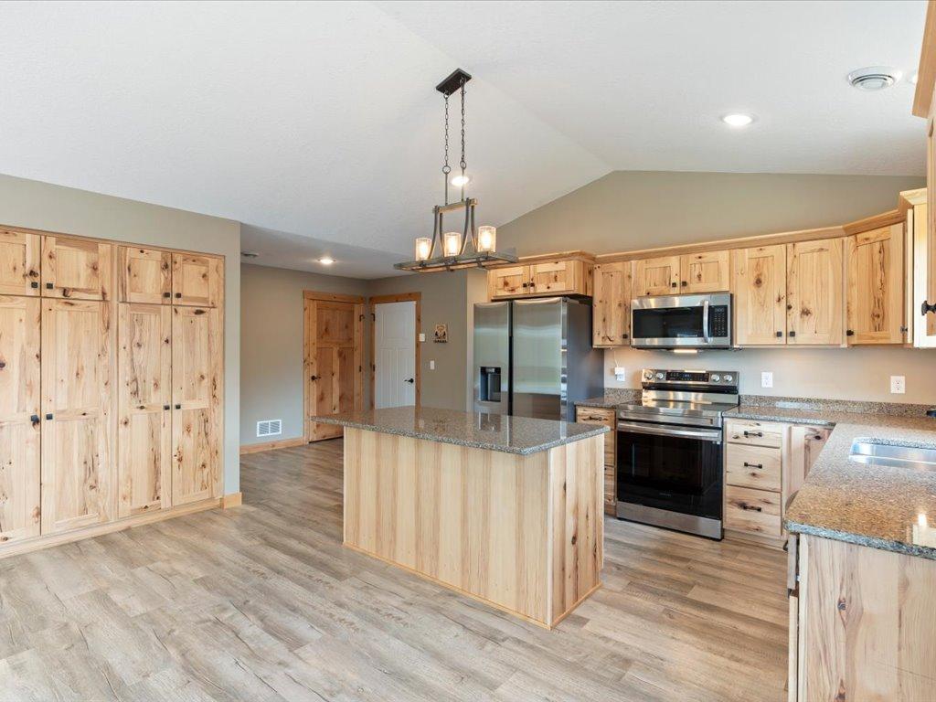 2021 single family home for sale at 470 Spruce Drive in Staples, MN — 2 bed, 2 bath (photo 15 of 41)