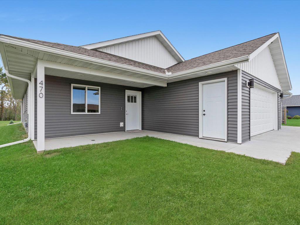 2021 single family home for sale at 470 Spruce Drive in Staples, MN — 2 bed, 2 bath (photo 8 of 41)
