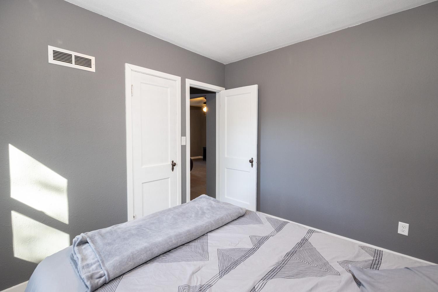 1941 single family home for sale at 311 15th Street S in Moorhead, MN — 3 bed, 1 bath (photo 11 of 21)