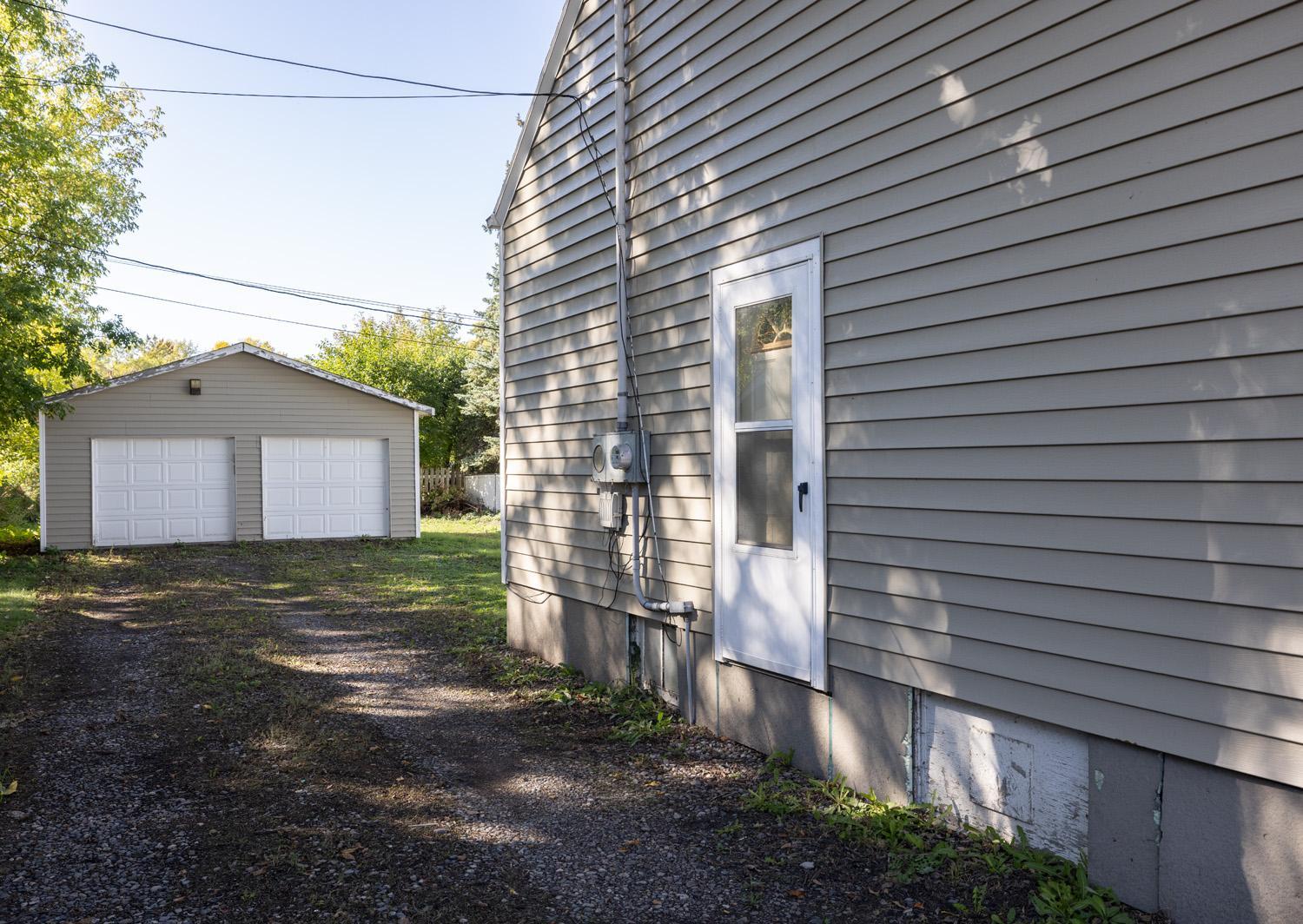 1941 single family home for sale at 311 15th Street S in Moorhead, MN — 3 bed, 1 bath (photo 18 of 21)