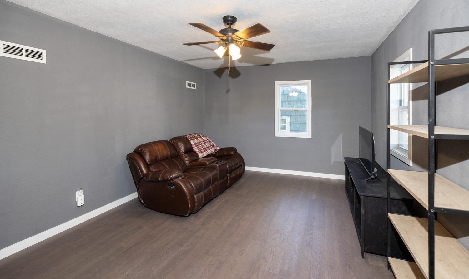1941 single family home for sale at 311 15th Street S in Moorhead, MN — 3 bed, 1 bath (photo 4 of 21)