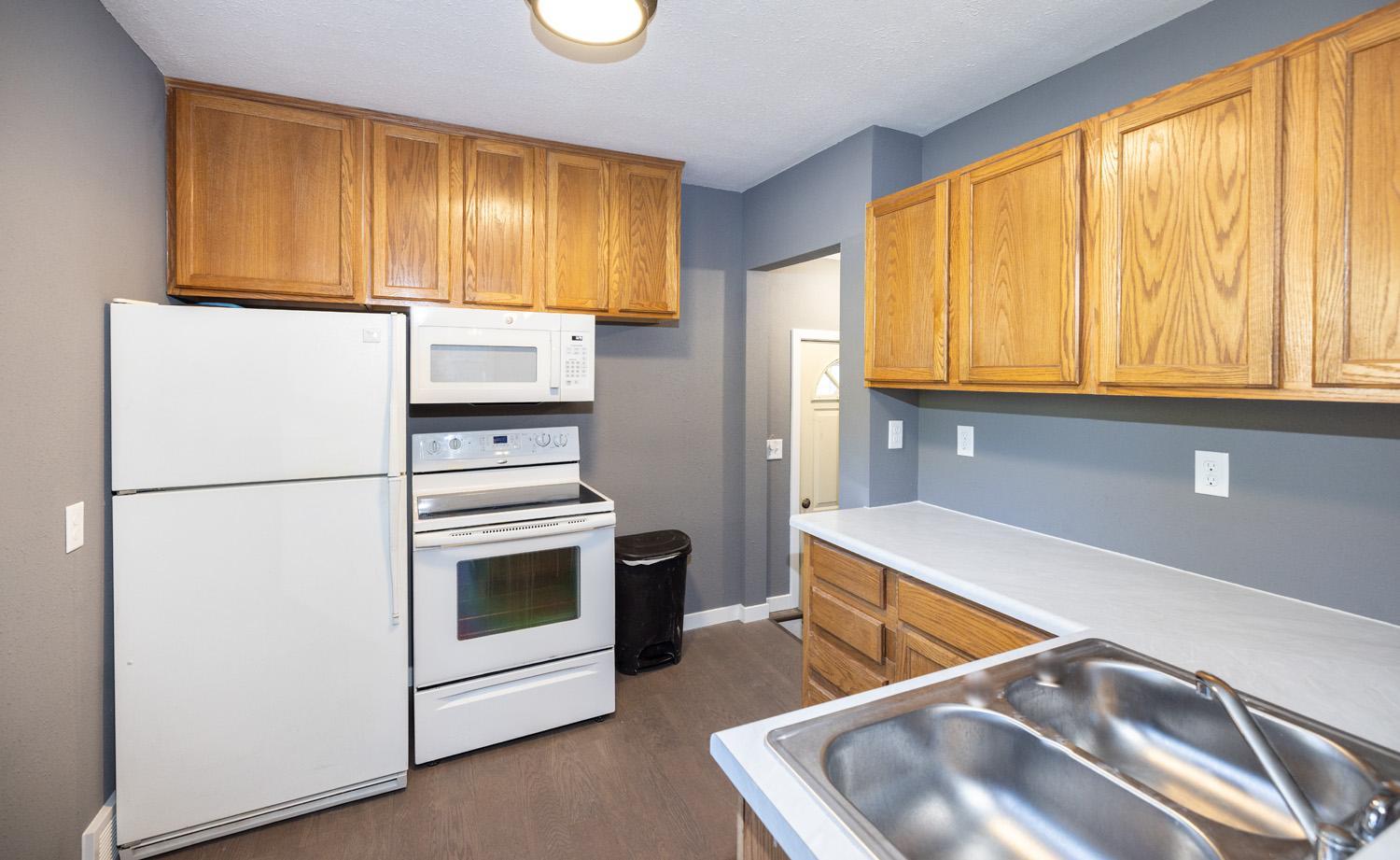 1941 single family home for sale at 311 15th Street S in Moorhead, MN — 3 bed, 1 bath (photo 8 of 21)