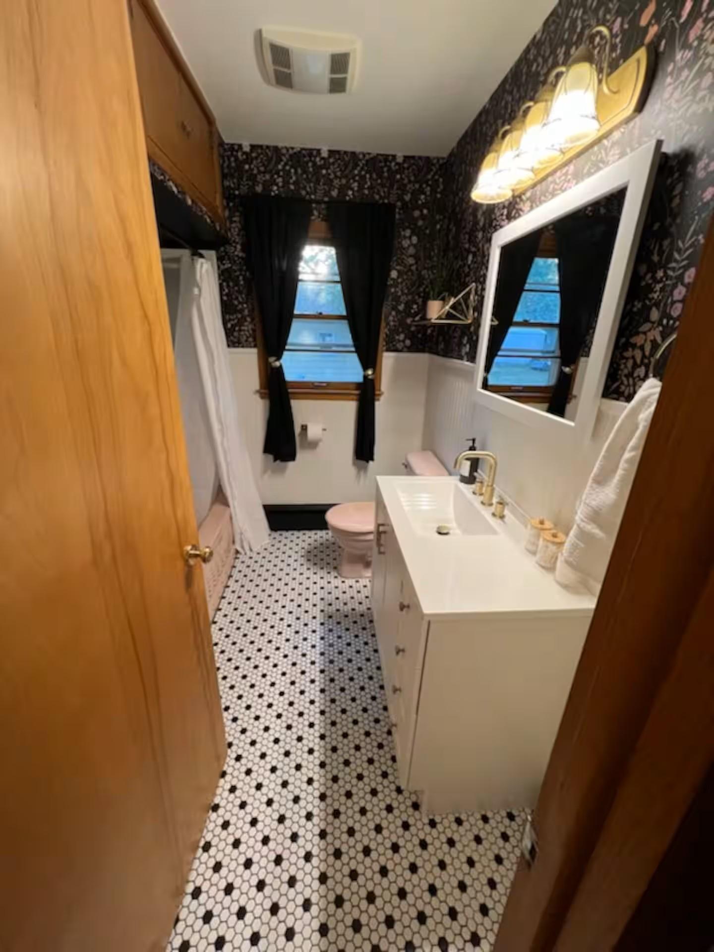 1955 single family home for sale at 213 Tindolph Avenue N in Thief River Falls, MN — 2 bed, 2 bath (photo 12 of 22)