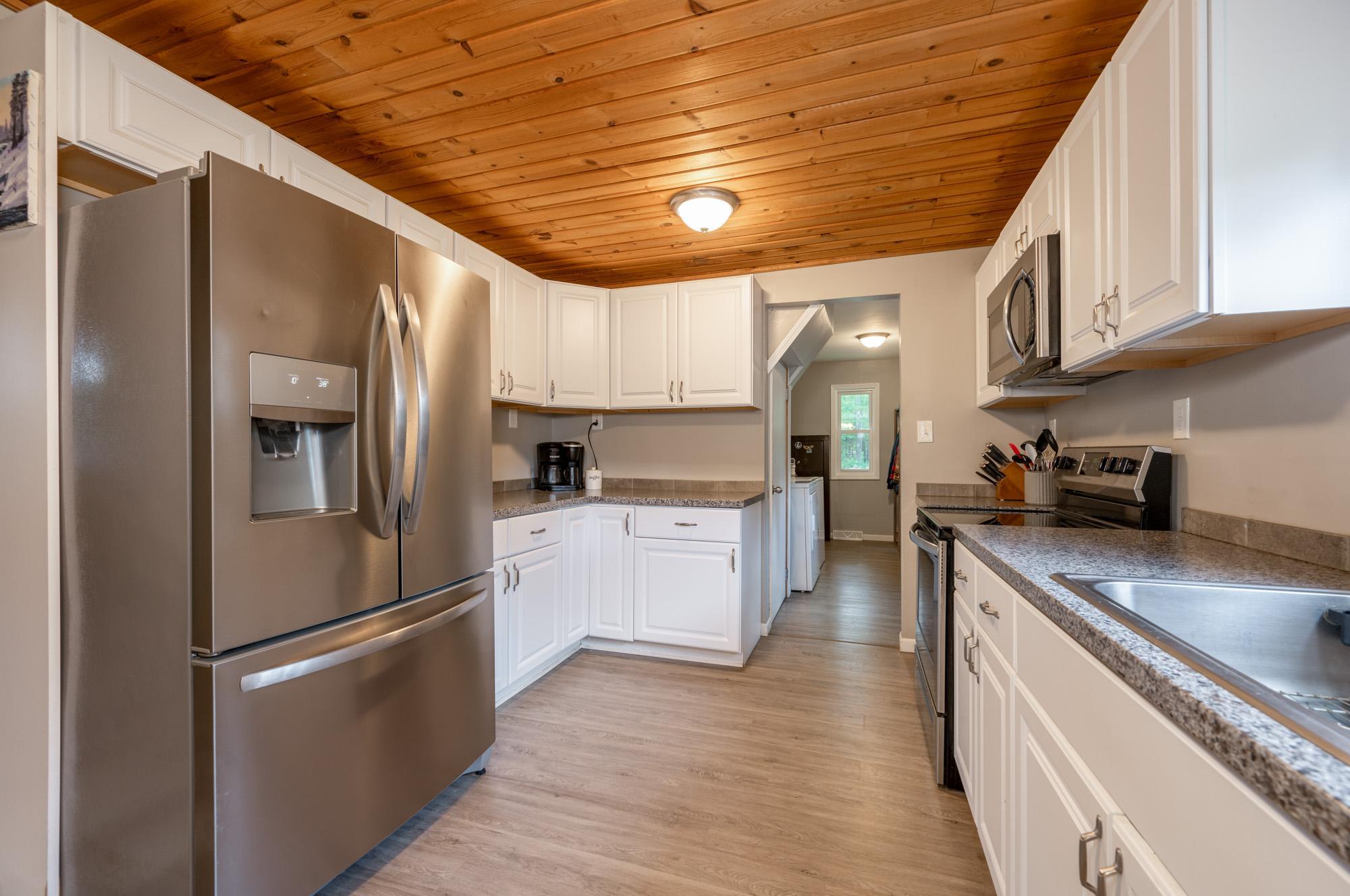 1900 single family home for sale at 36113 Scenic Highway in Bovey, MN — 2 bed, 1 bath (photo 10 of 40)