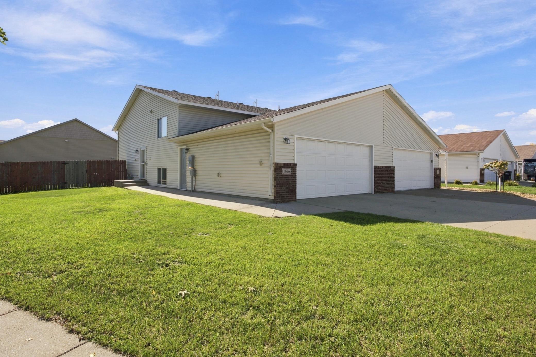 1656 6 Street W, West Fargo, ND