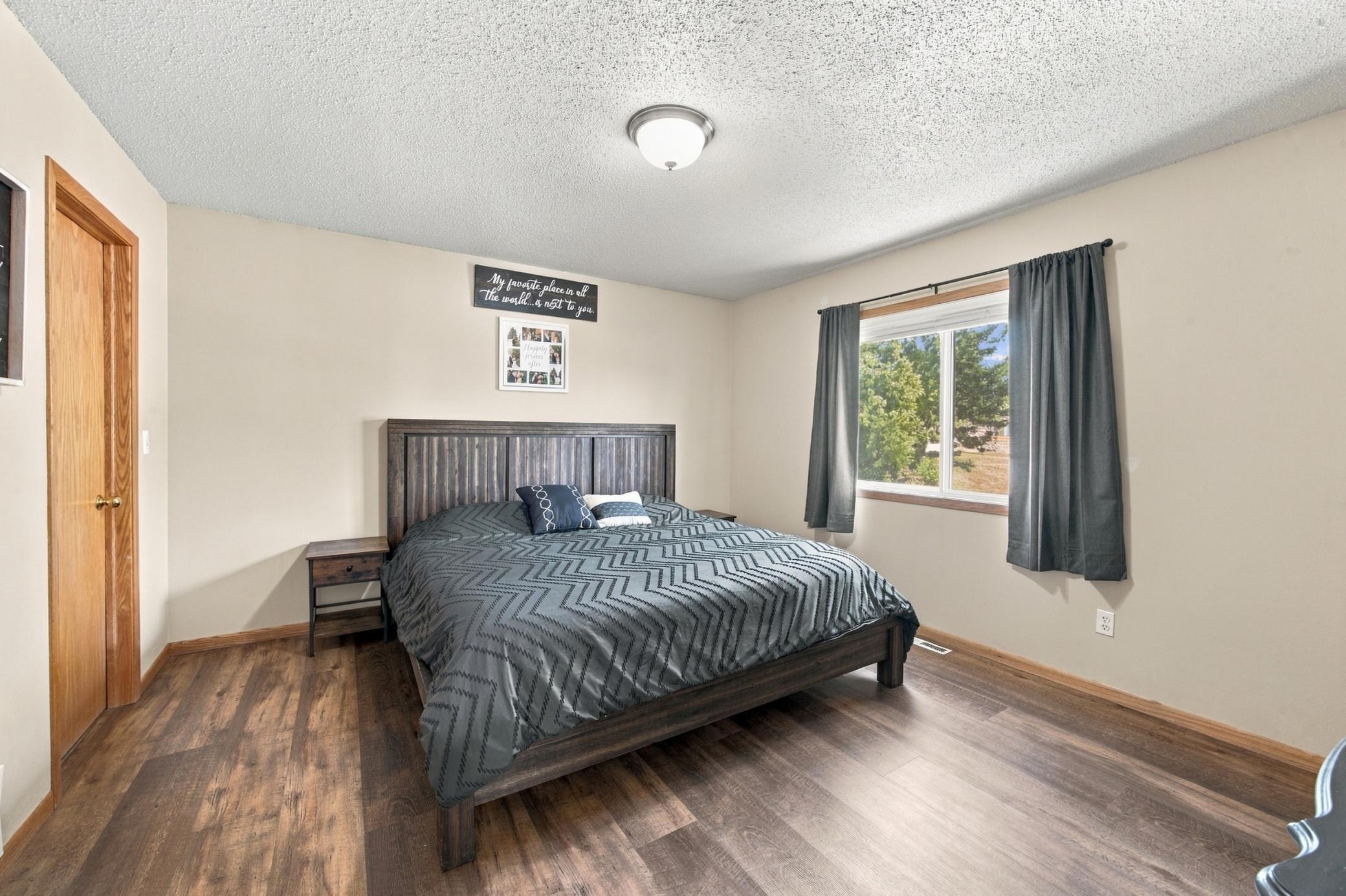 2004 twin home for sale at 1656 6 Street W in West Fargo, ND — 3 bed, 2 bath (photo 12 of 28)