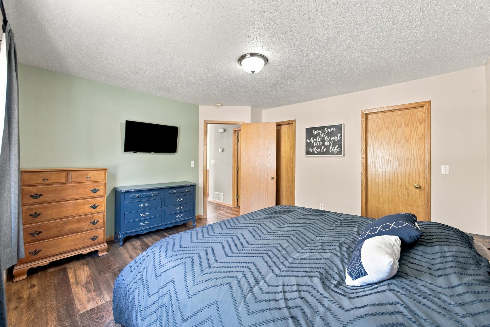 2004 twin home for sale at 1656 6 Street W in West Fargo, ND — 3 bed, 2 bath (photo 13 of 28)