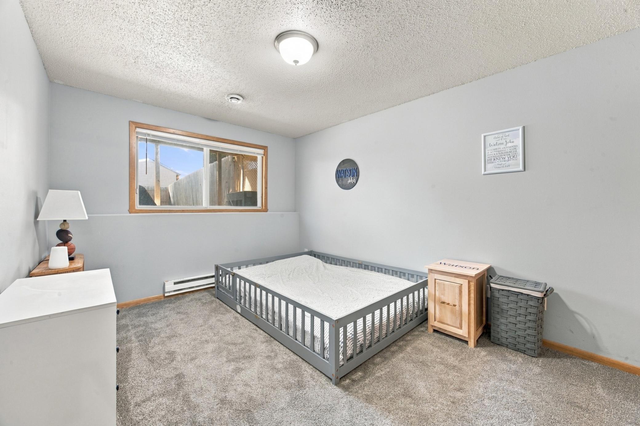 2004 twin home for sale at 1656 6 Street W in West Fargo, ND — 3 bed, 2 bath (photo 18 of 28)